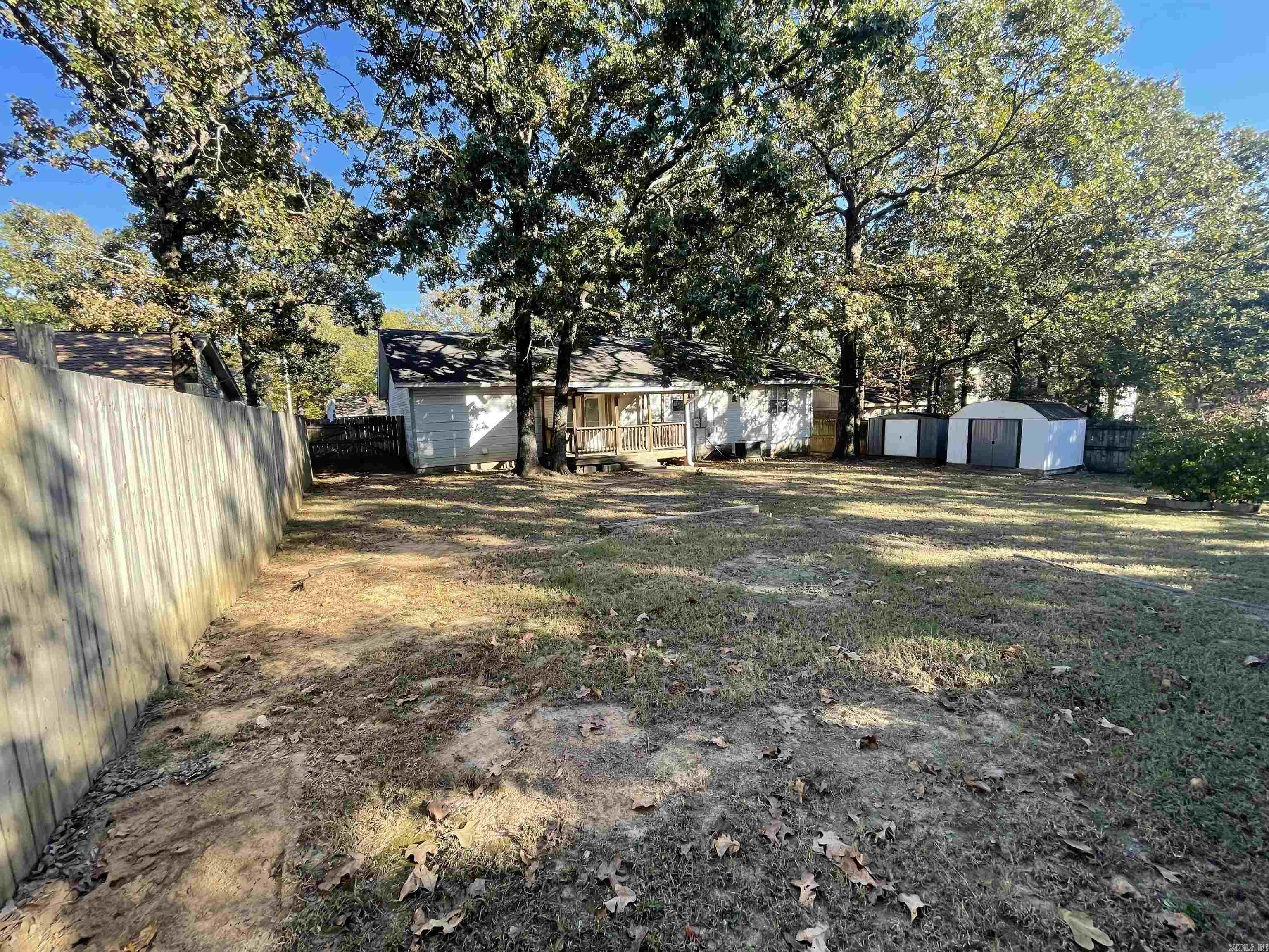 WOODLAND HILLS - Residential