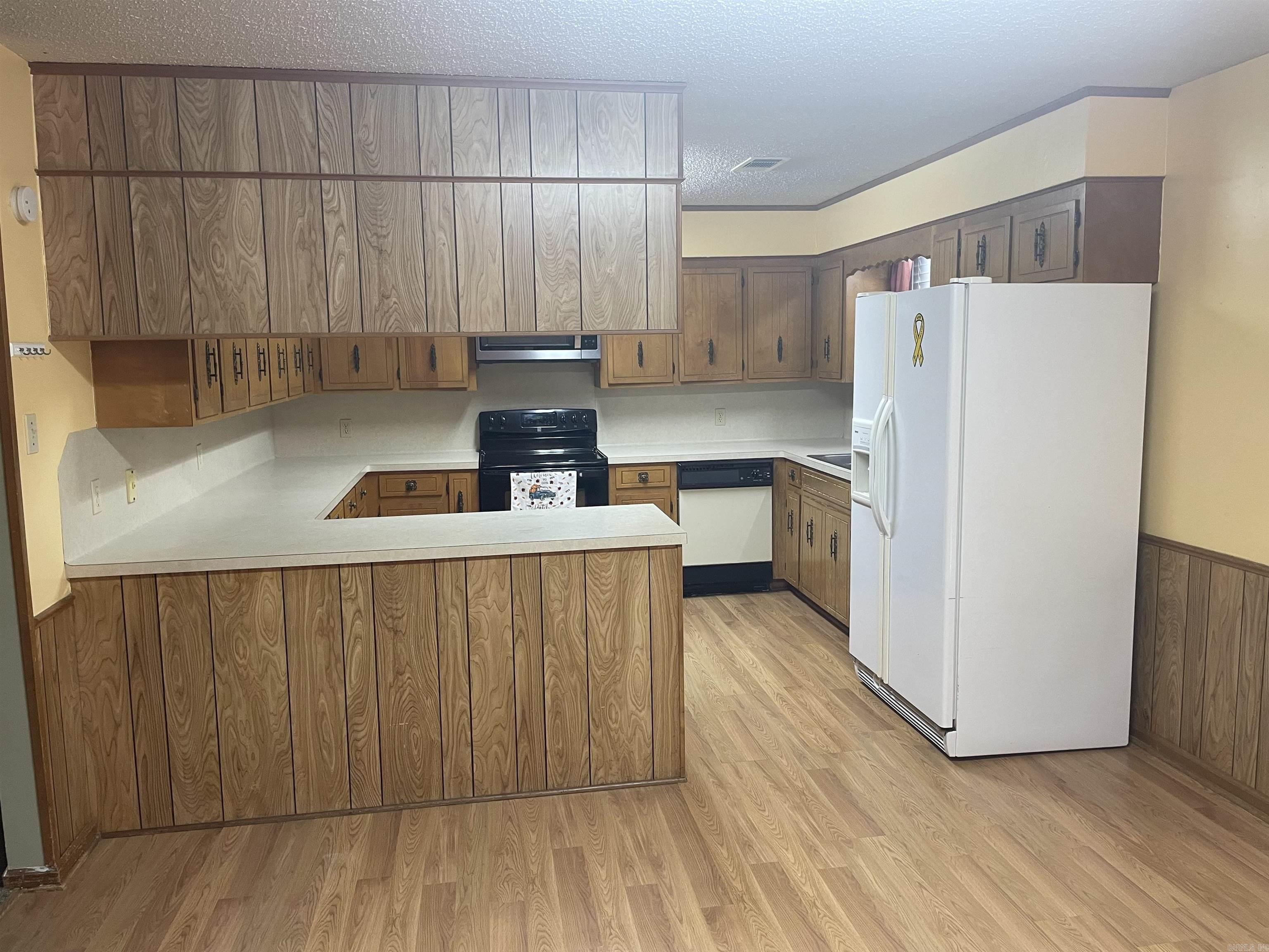 WOODLAND HILLS - Residential