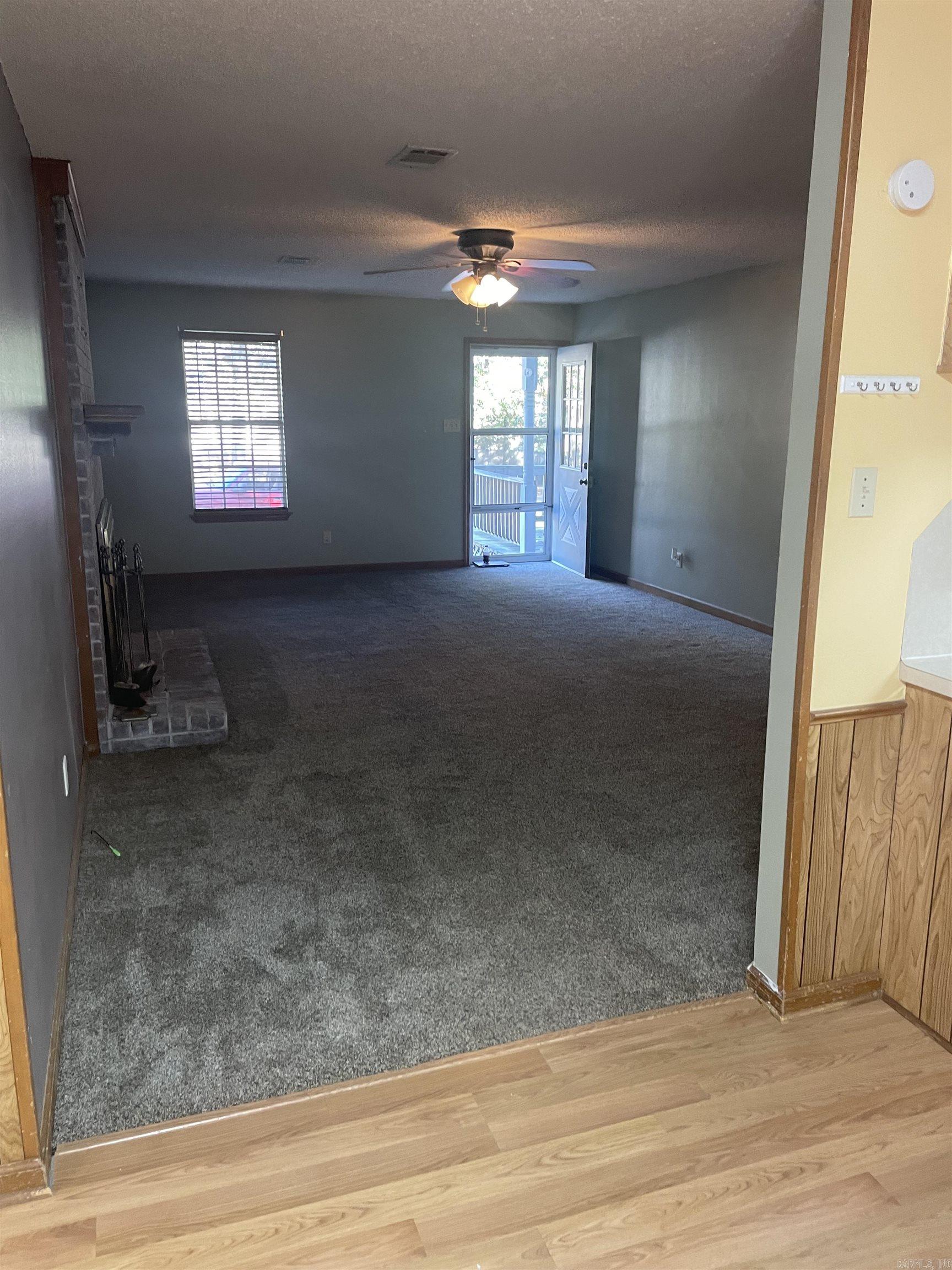 WOODLAND HILLS - Residential