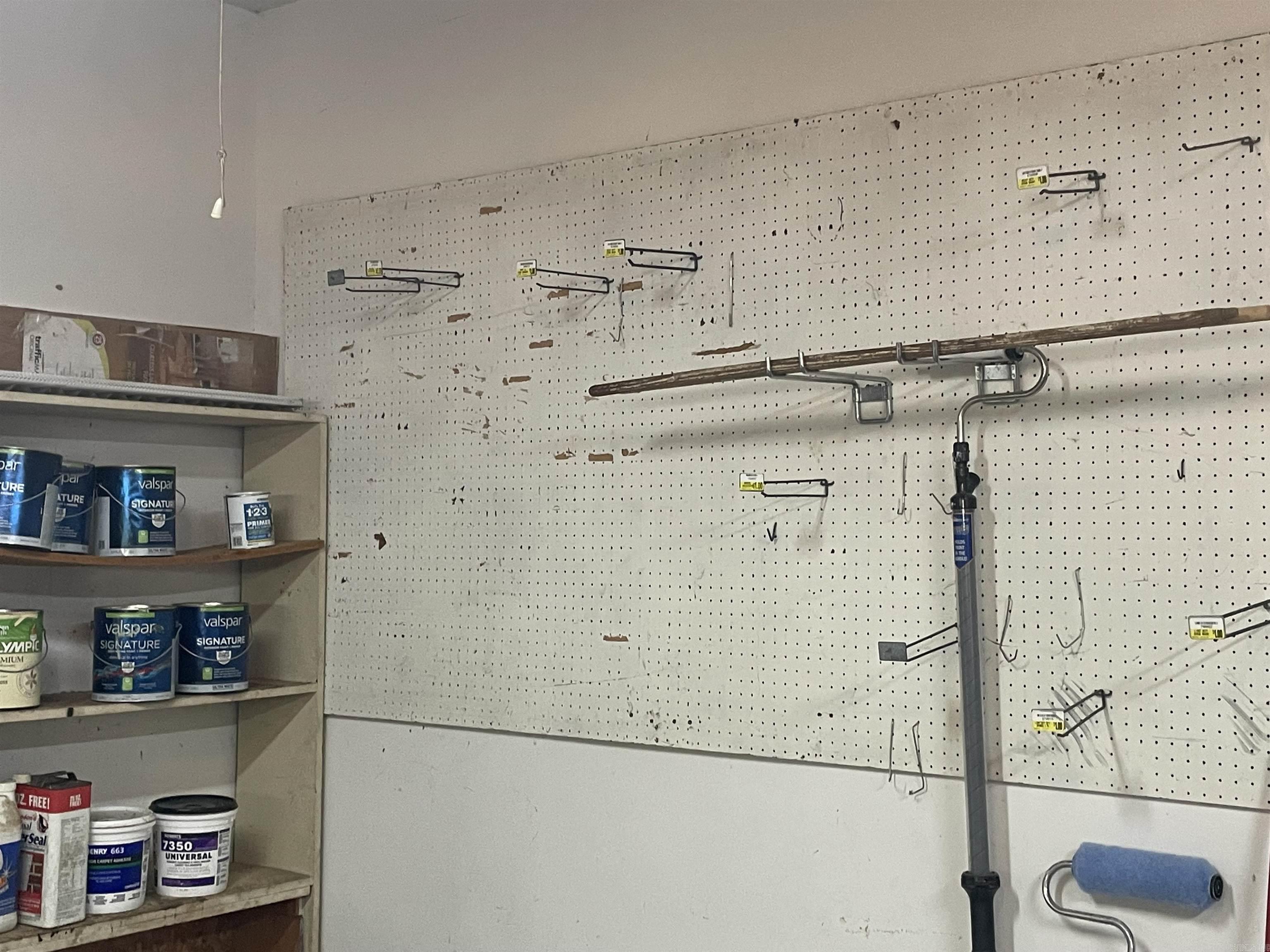 WOODLAND HILLS - Residential