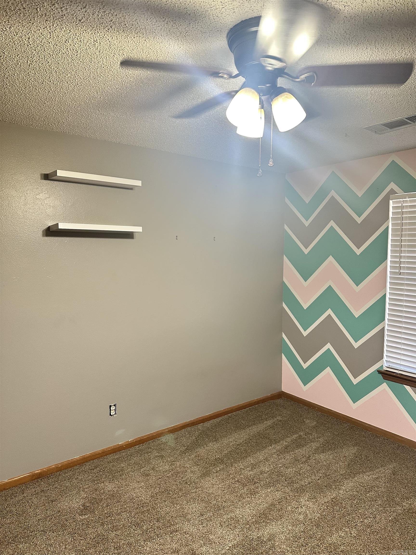 WOODLAND HILLS - Residential