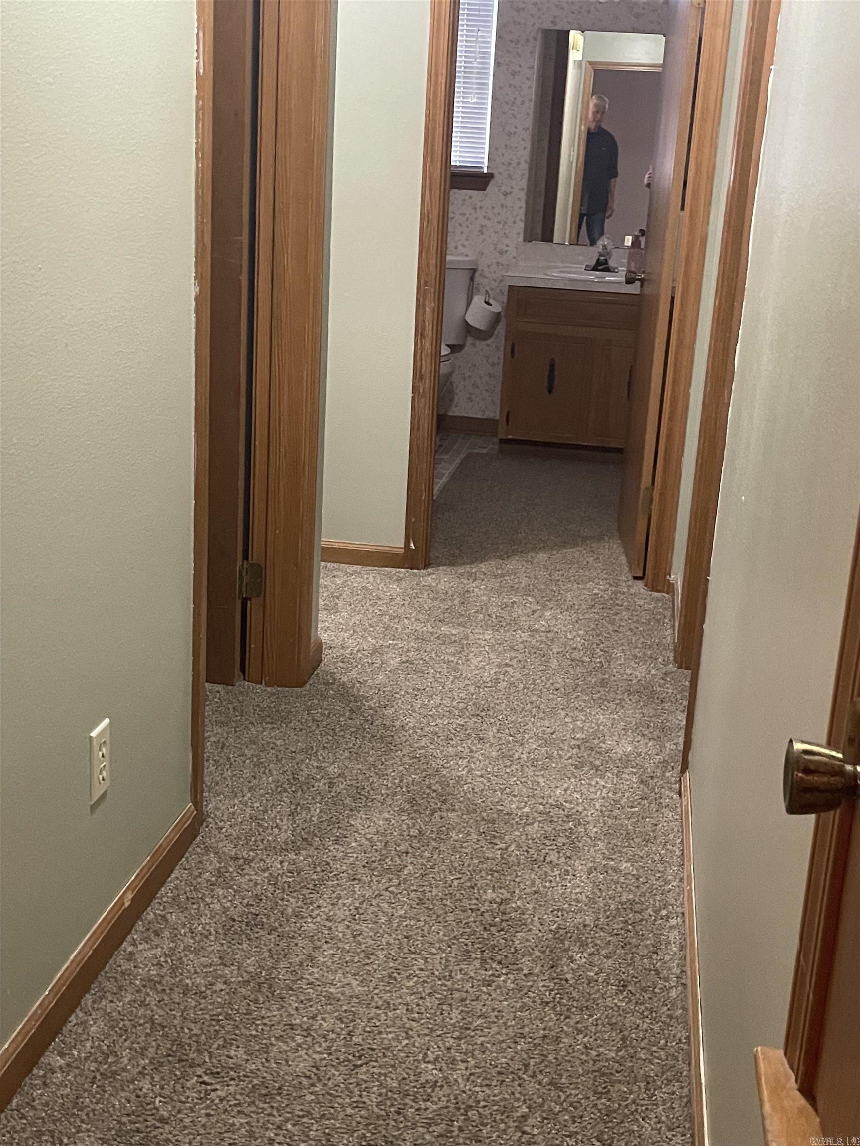 WOODLAND HILLS - Residential