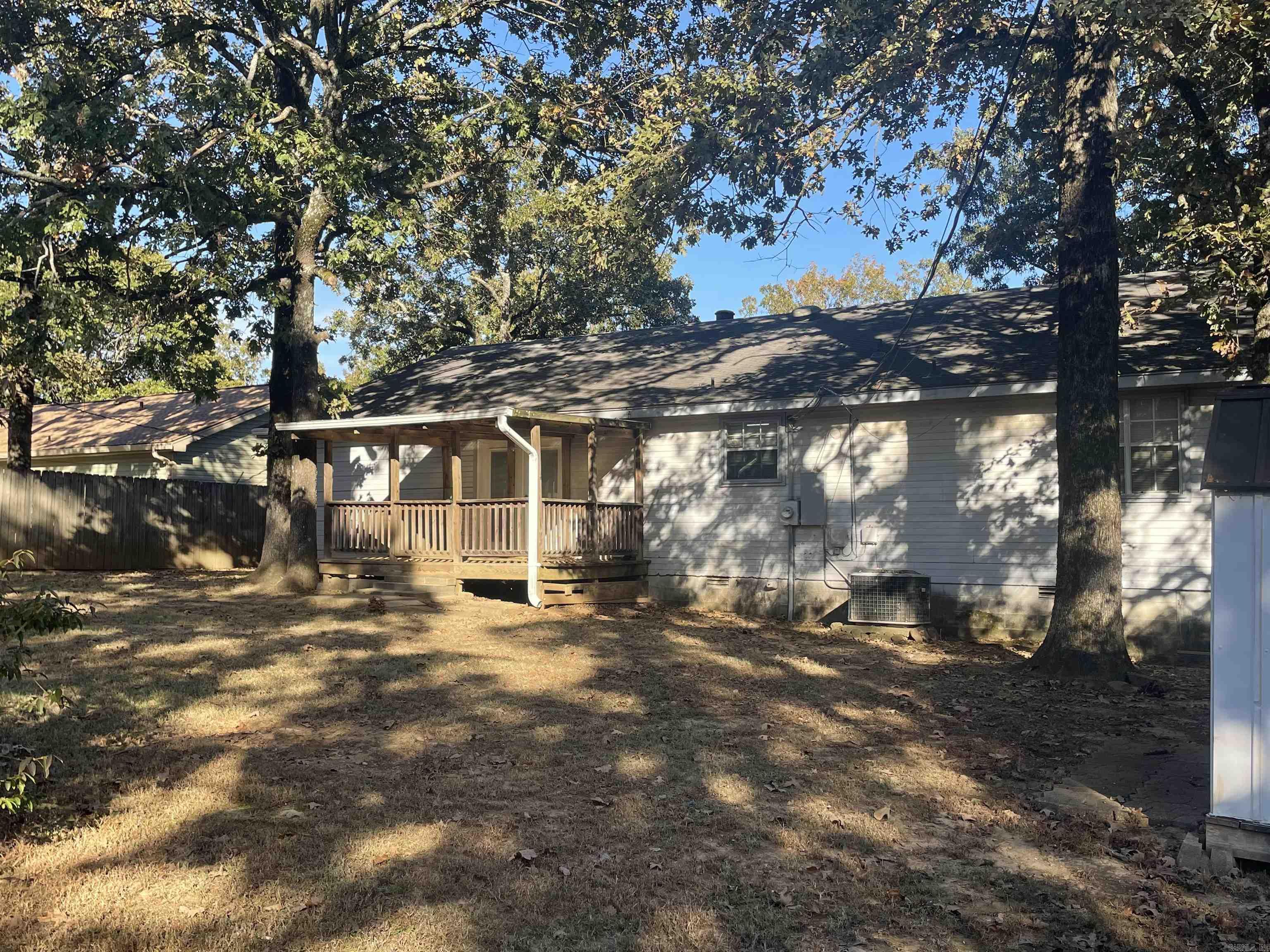 WOODLAND HILLS - Residential