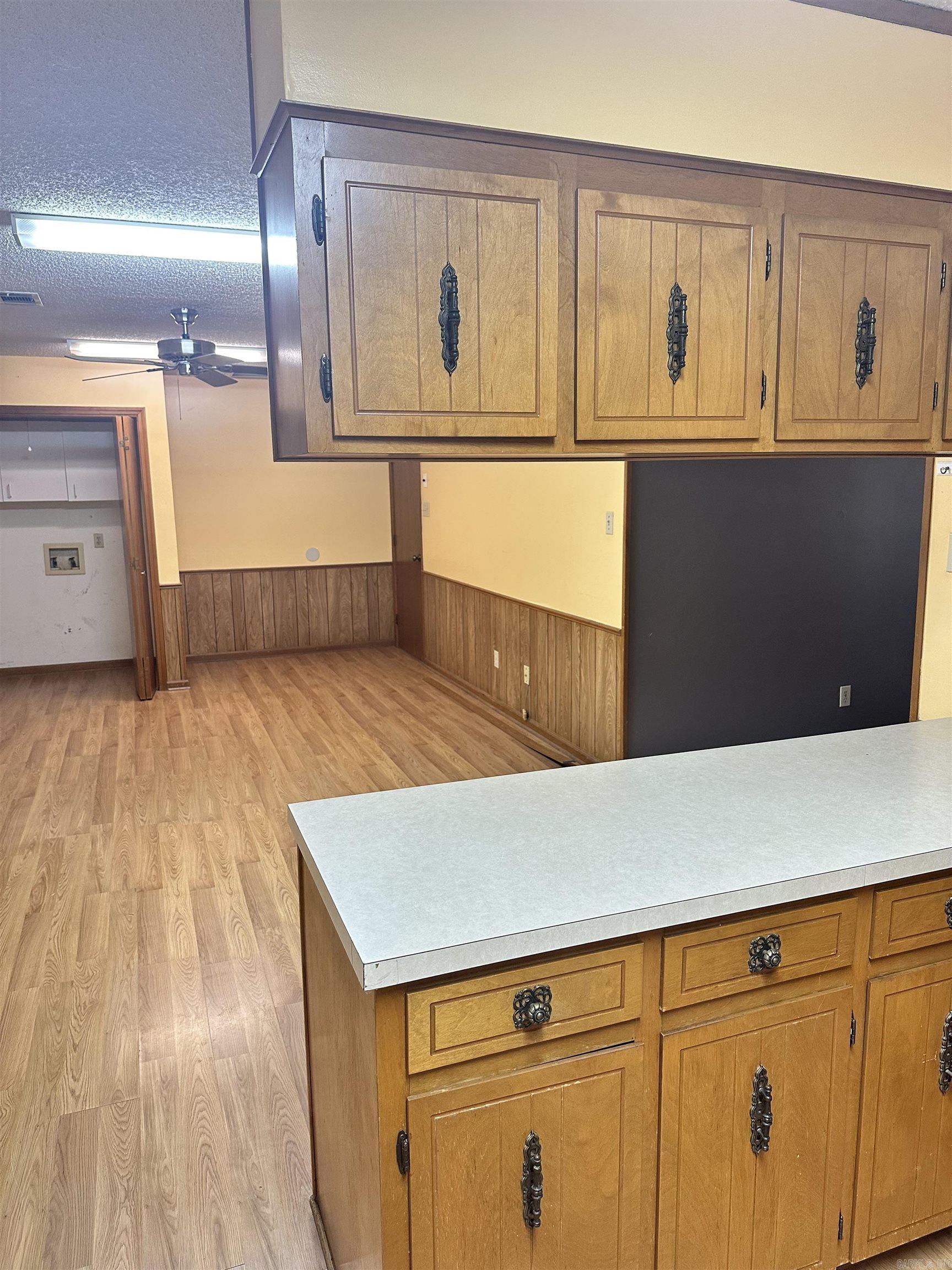 WOODLAND HILLS - Residential