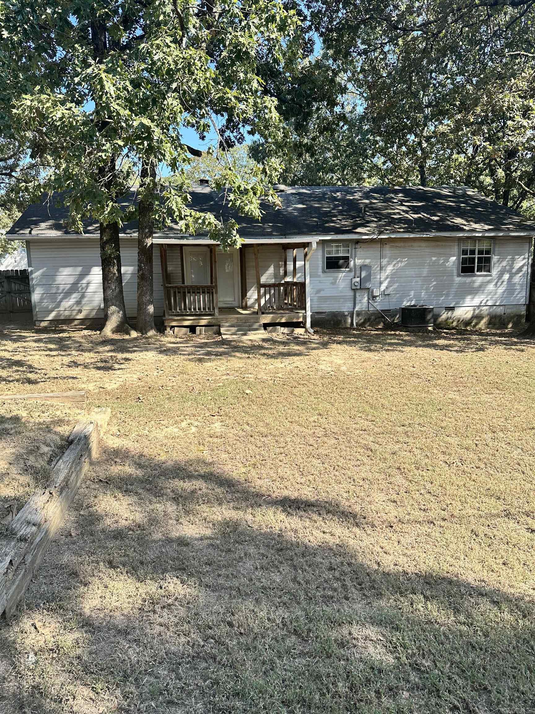 WOODLAND HILLS - Residential