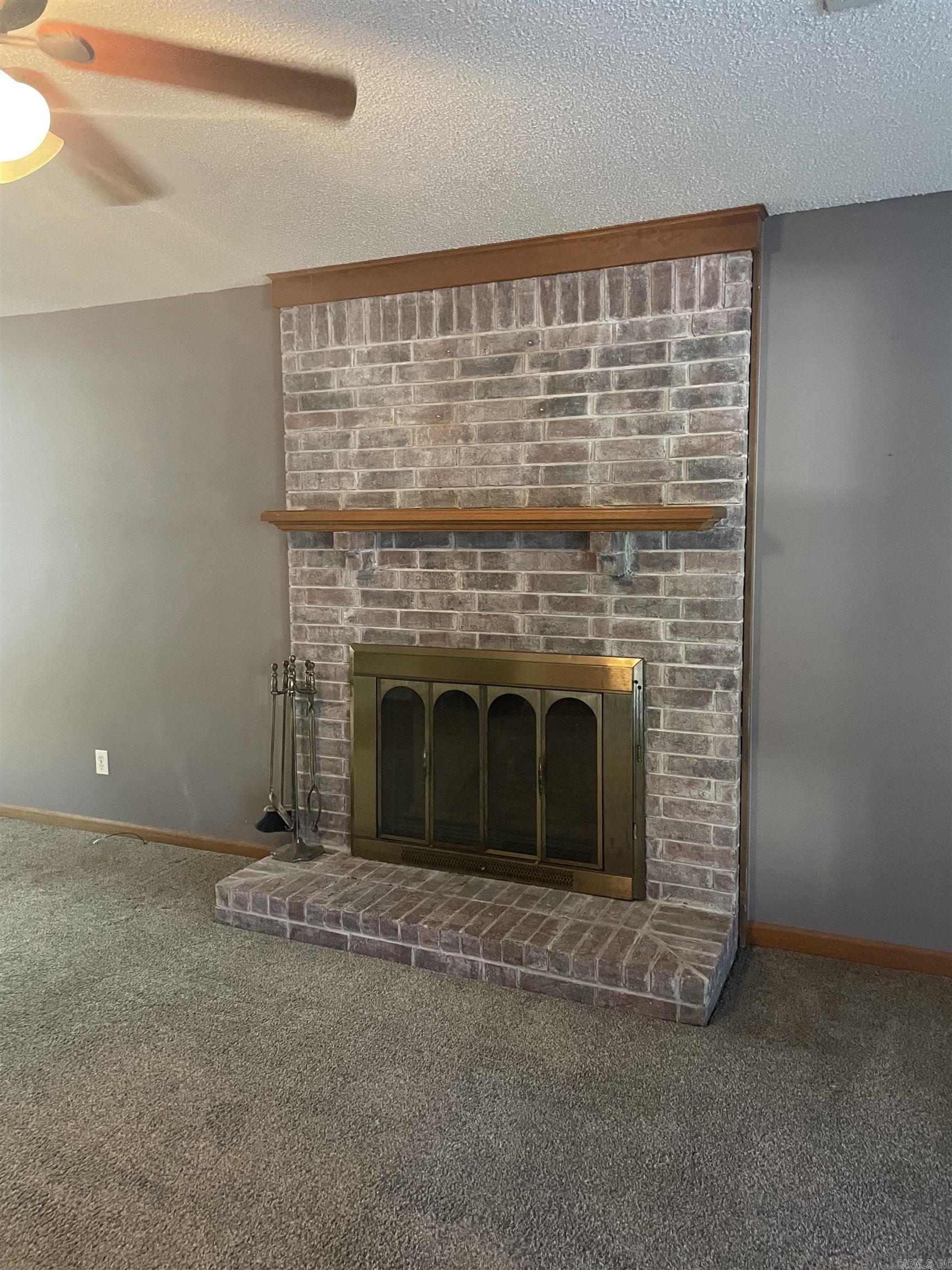 WOODLAND HILLS - Residential