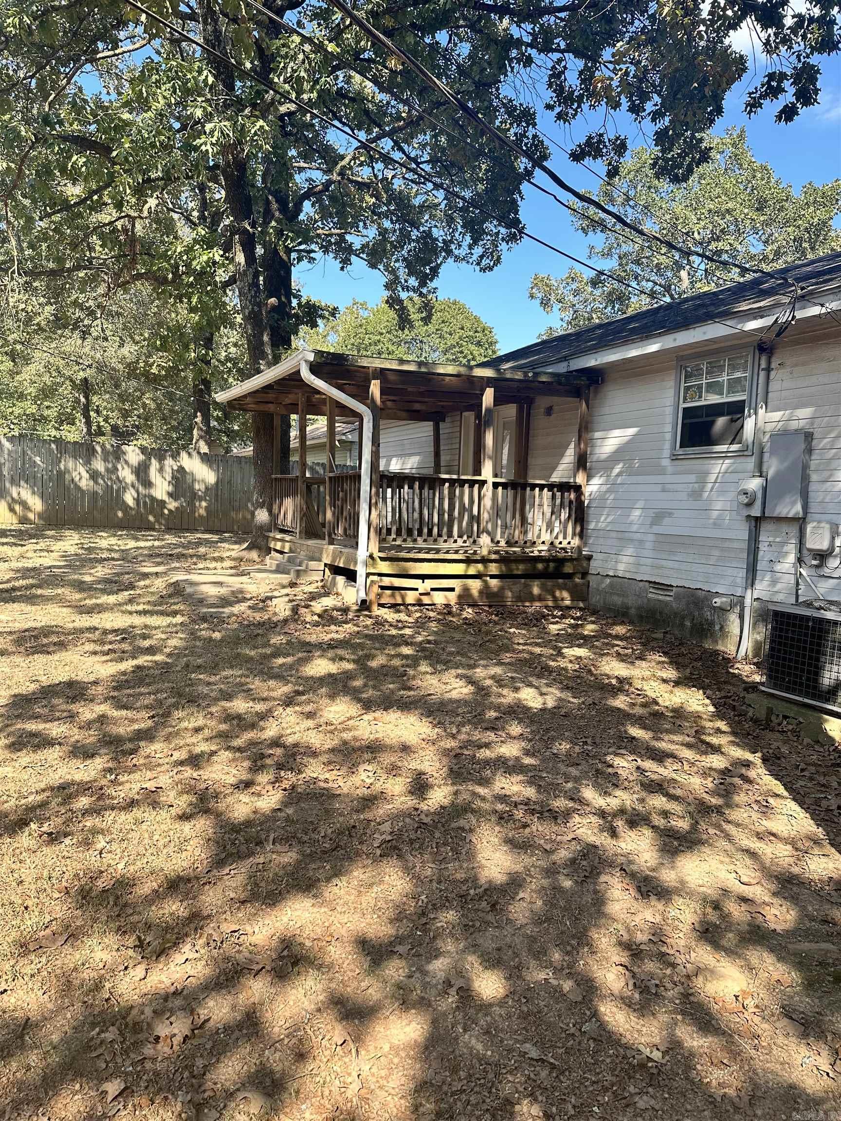 WOODLAND HILLS - Residential