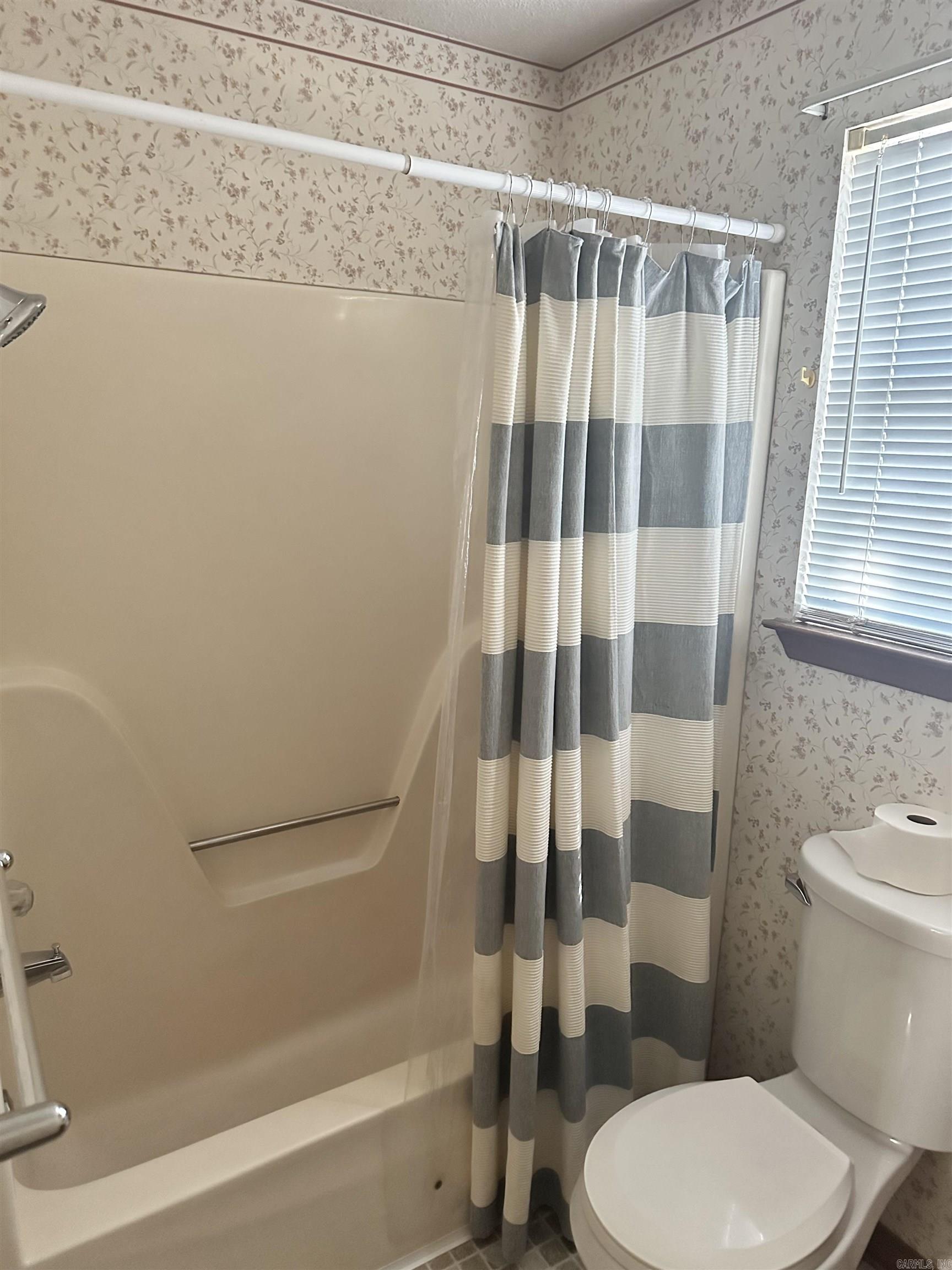 WOODLAND HILLS - Residential