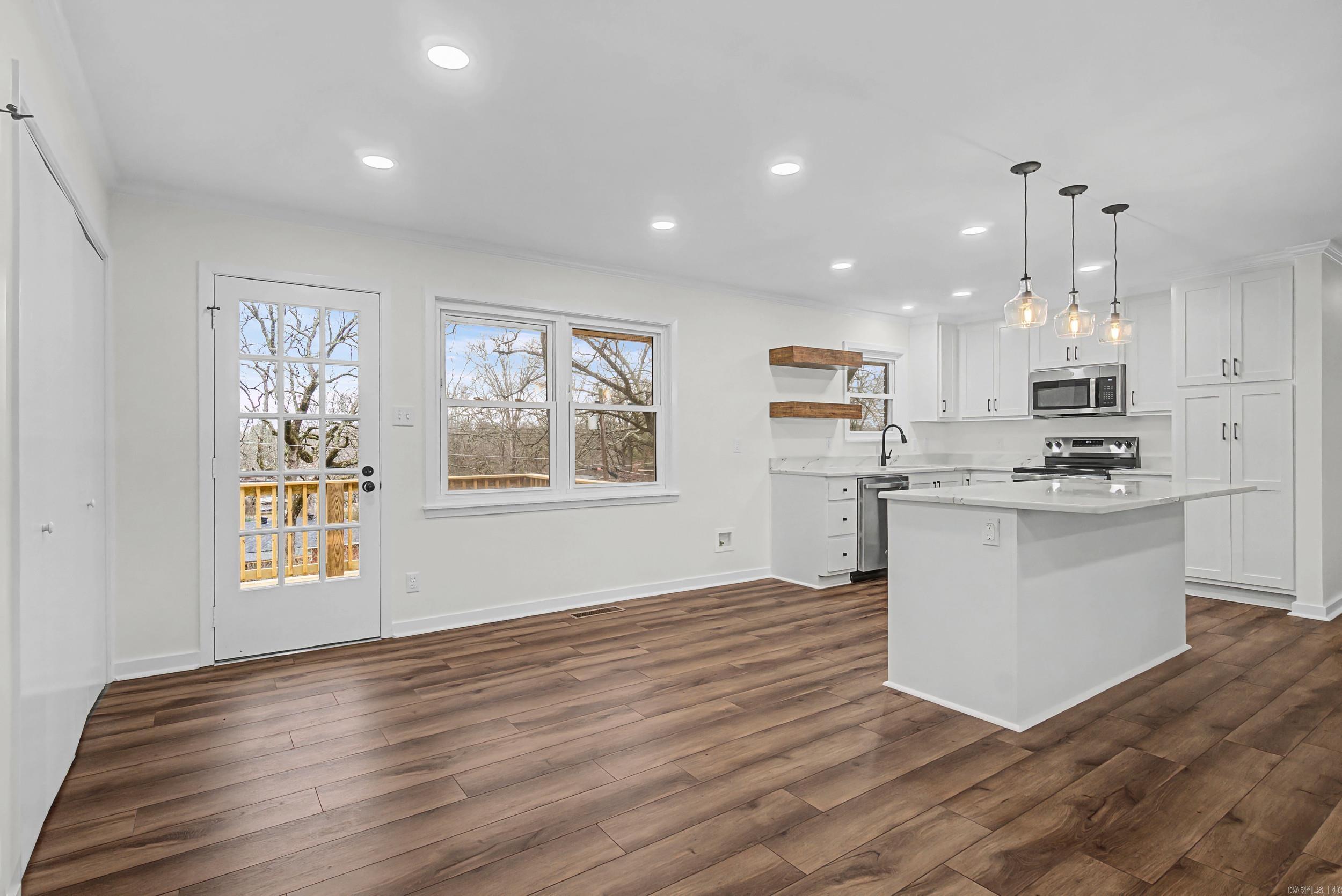 INDIAN HILLS - Residential