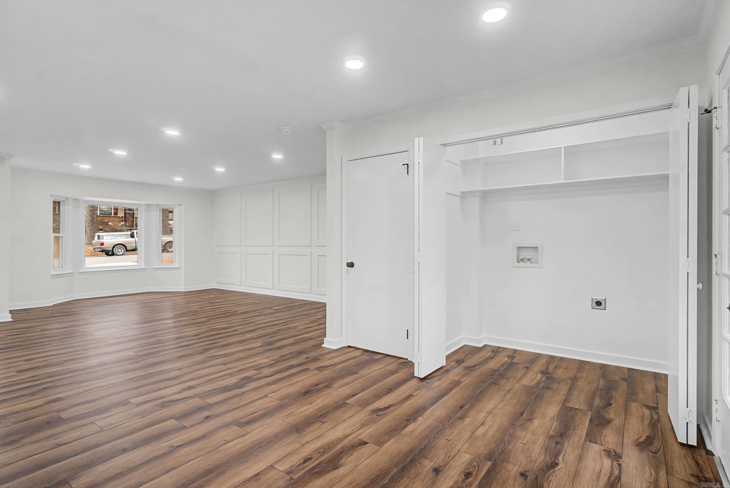 INDIAN HILLS - Residential