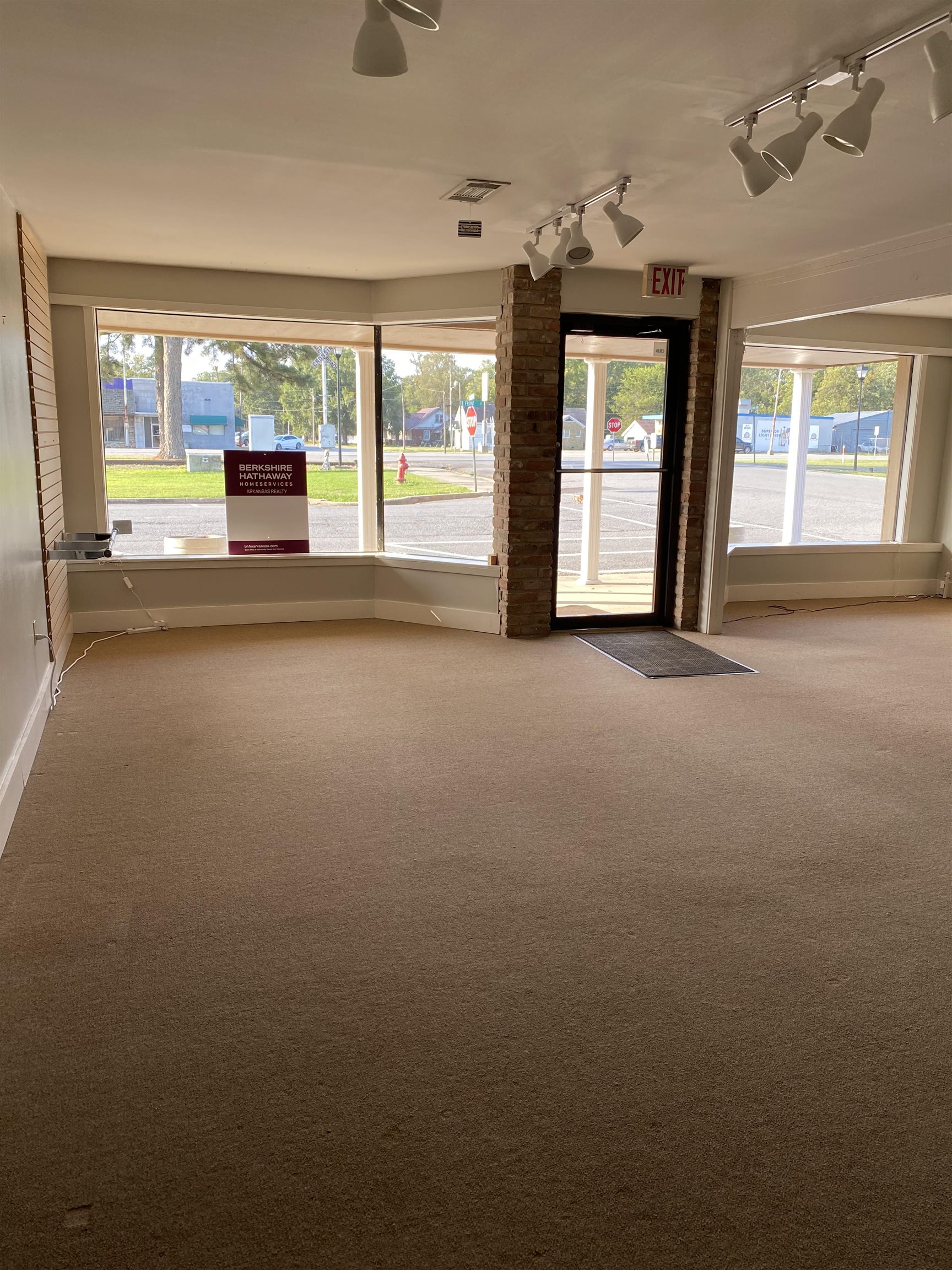 OT Hazen - Commercial Sale