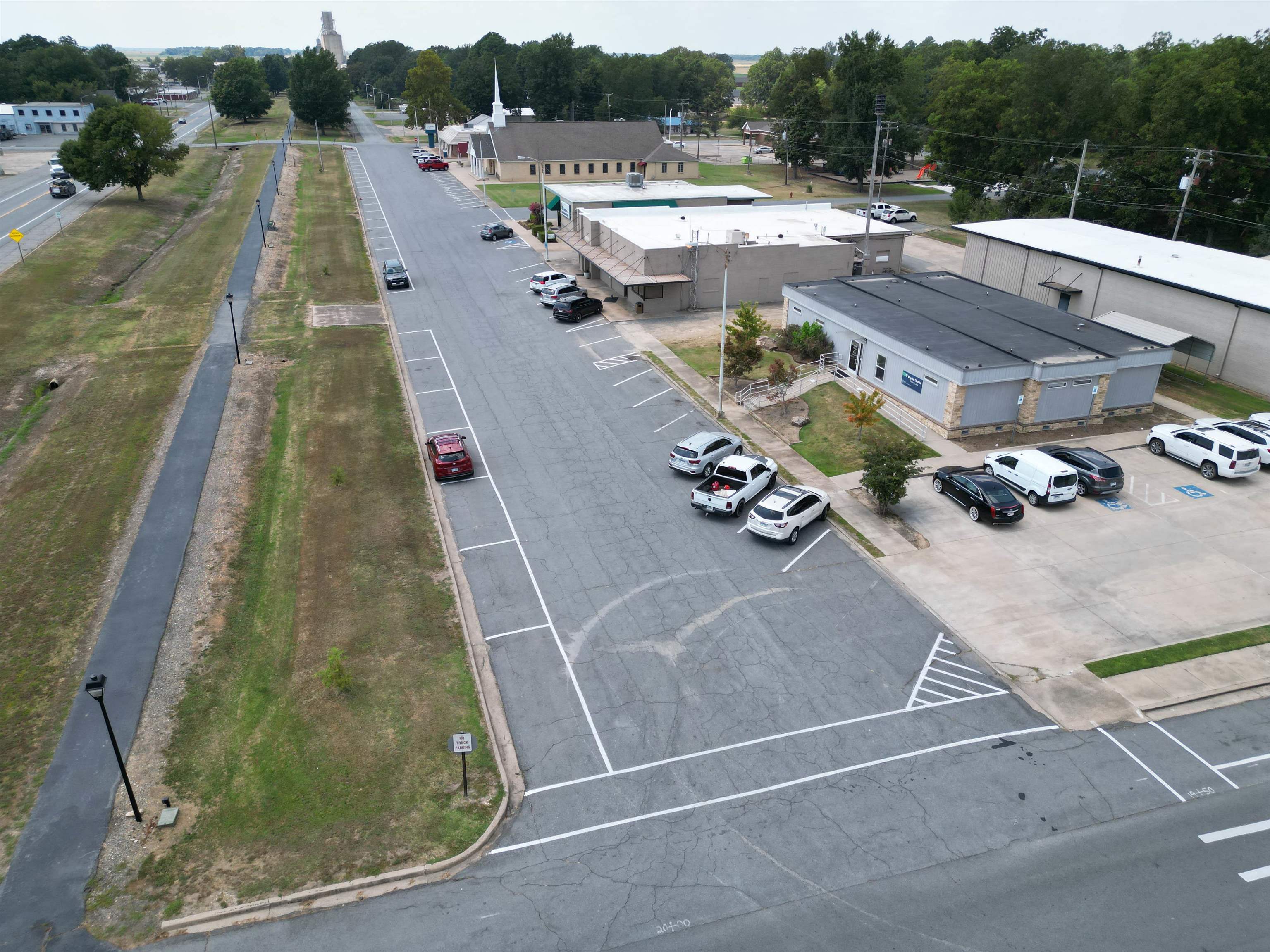 OT Hazen - Commercial Sale