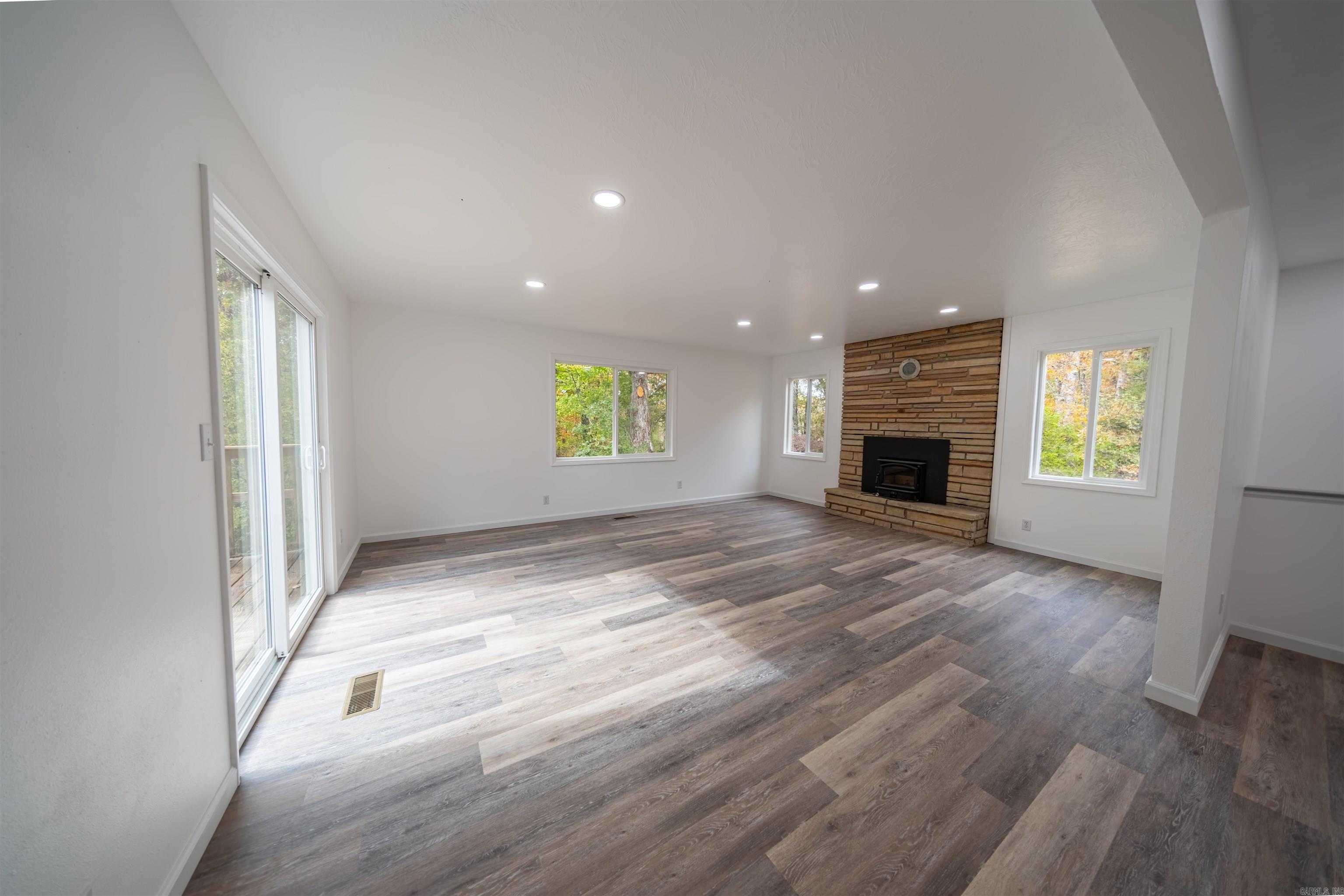 LAKE TERRACE ADDN - Residential