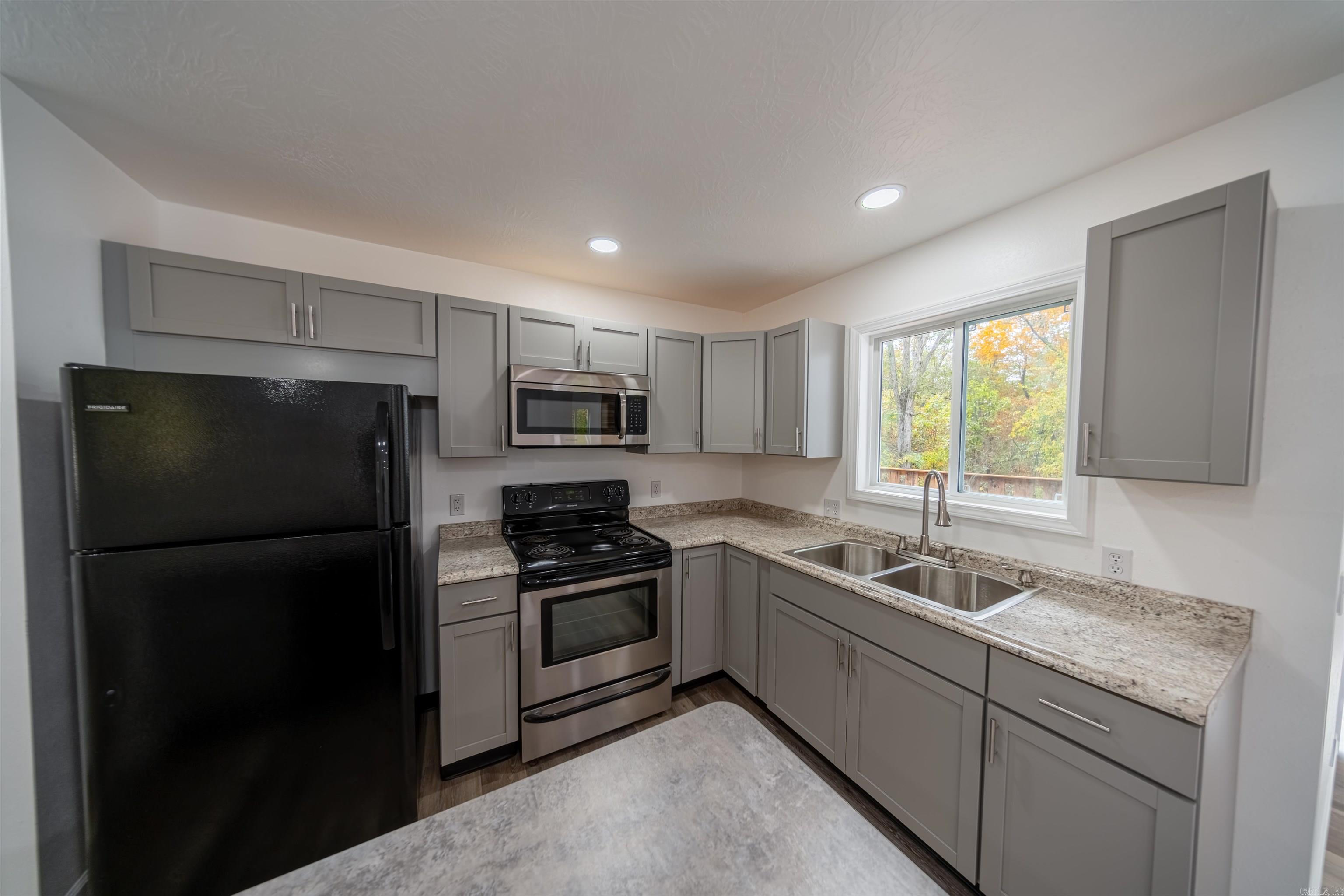 LAKE TERRACE ADDN - Residential