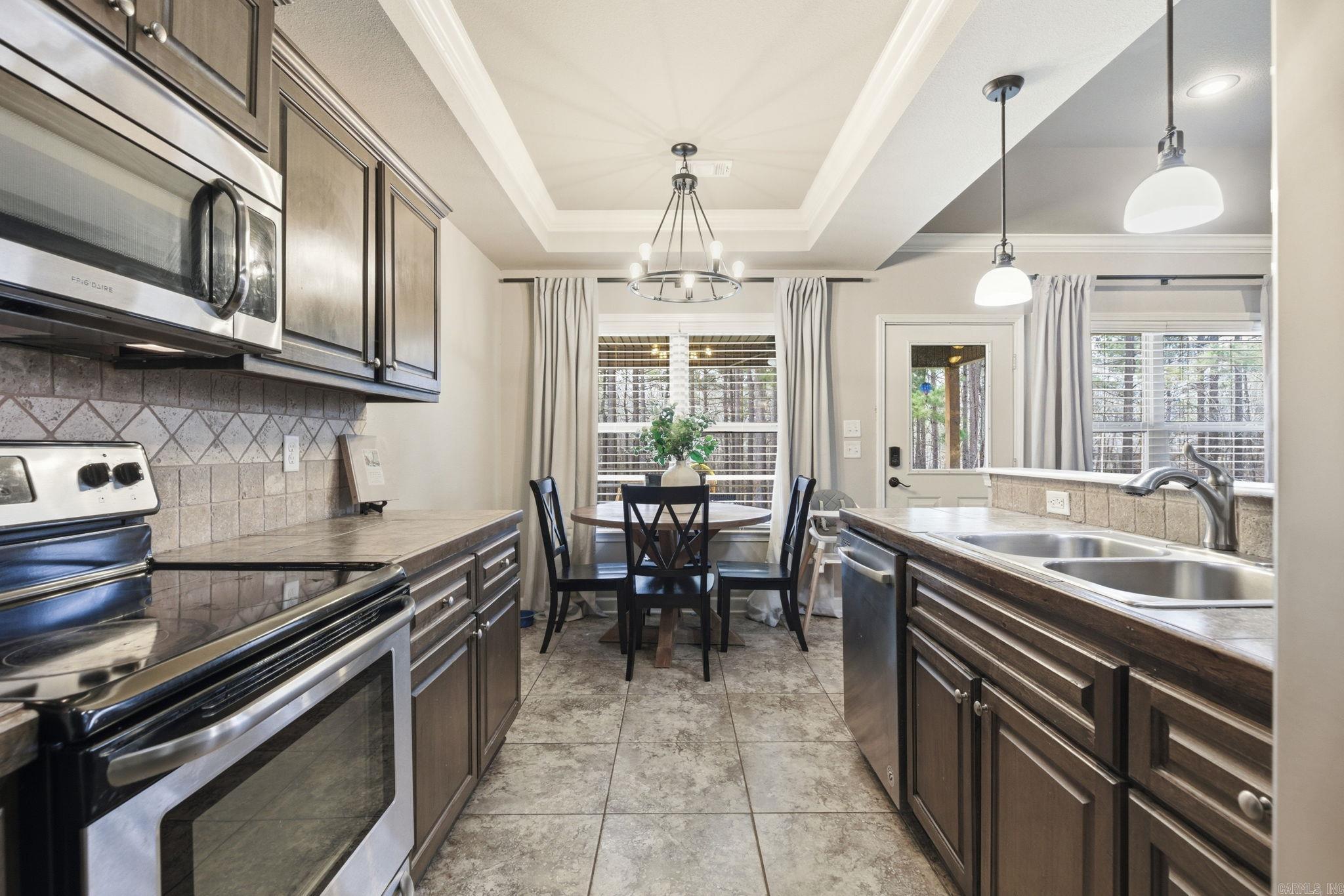 PINEWOOD ESTATES - Residential