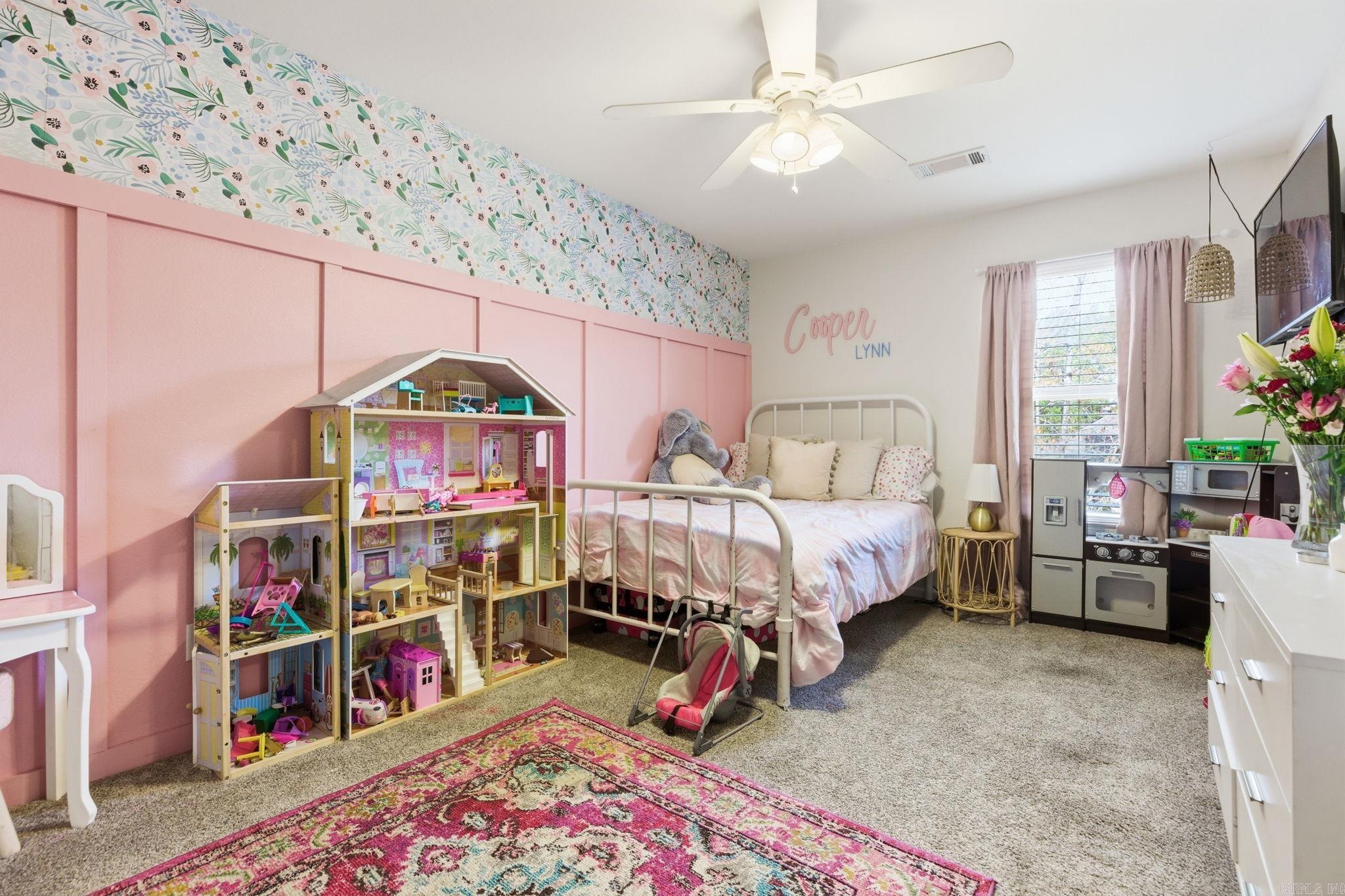 PINEWOOD ESTATES - Residential