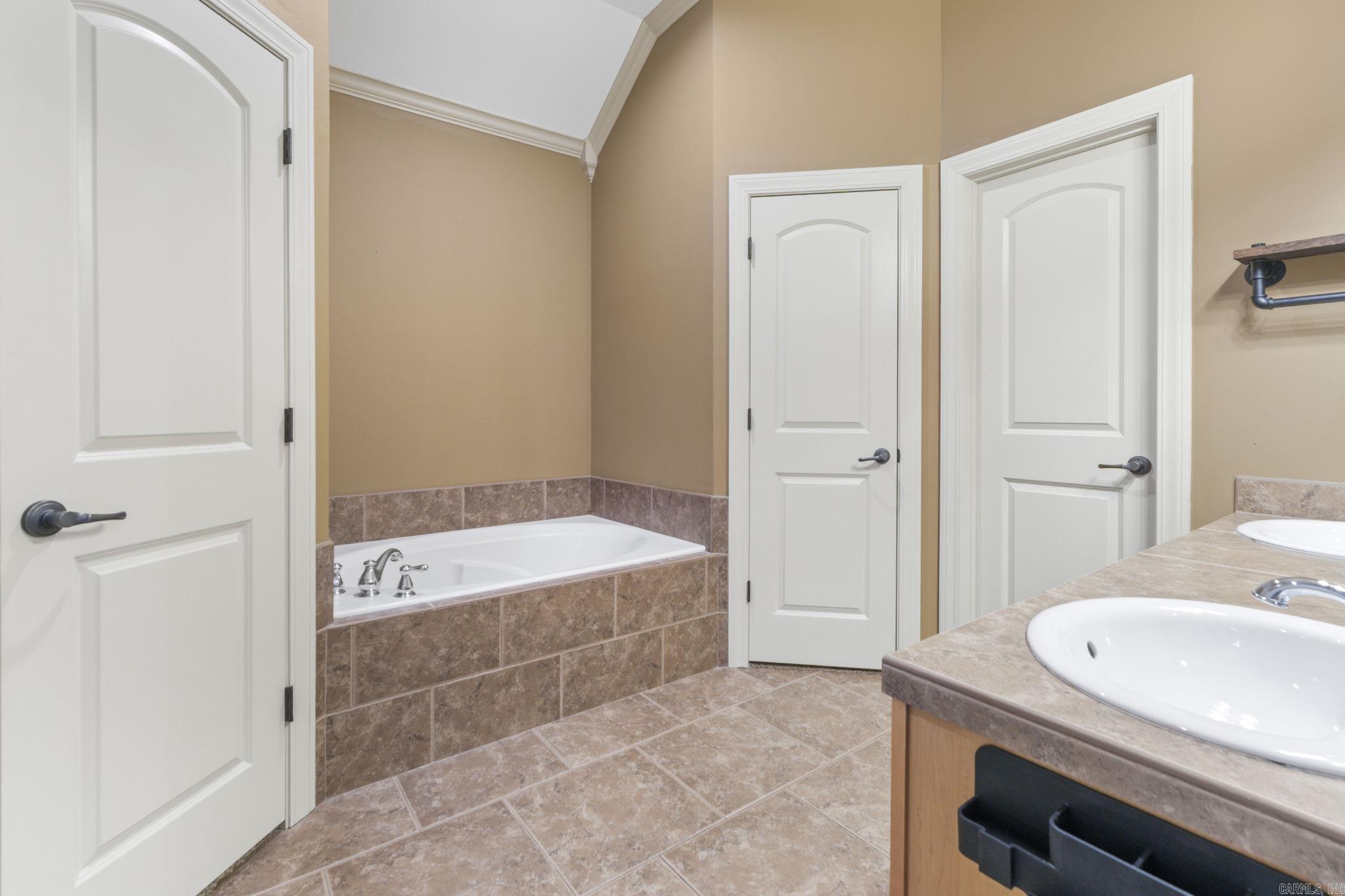 CRYSTALWOOD - Residential