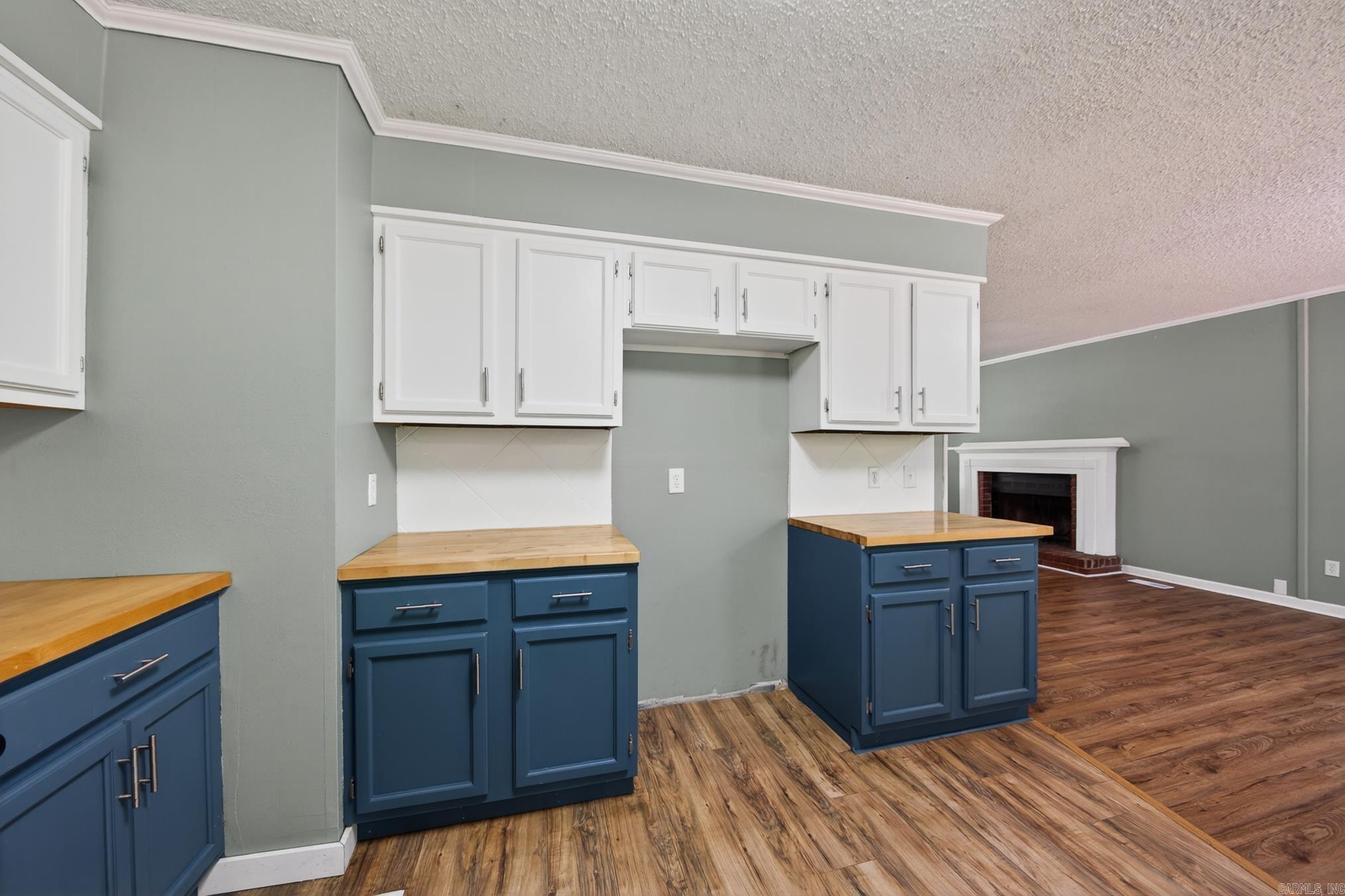 MEADOWLARK - Residential