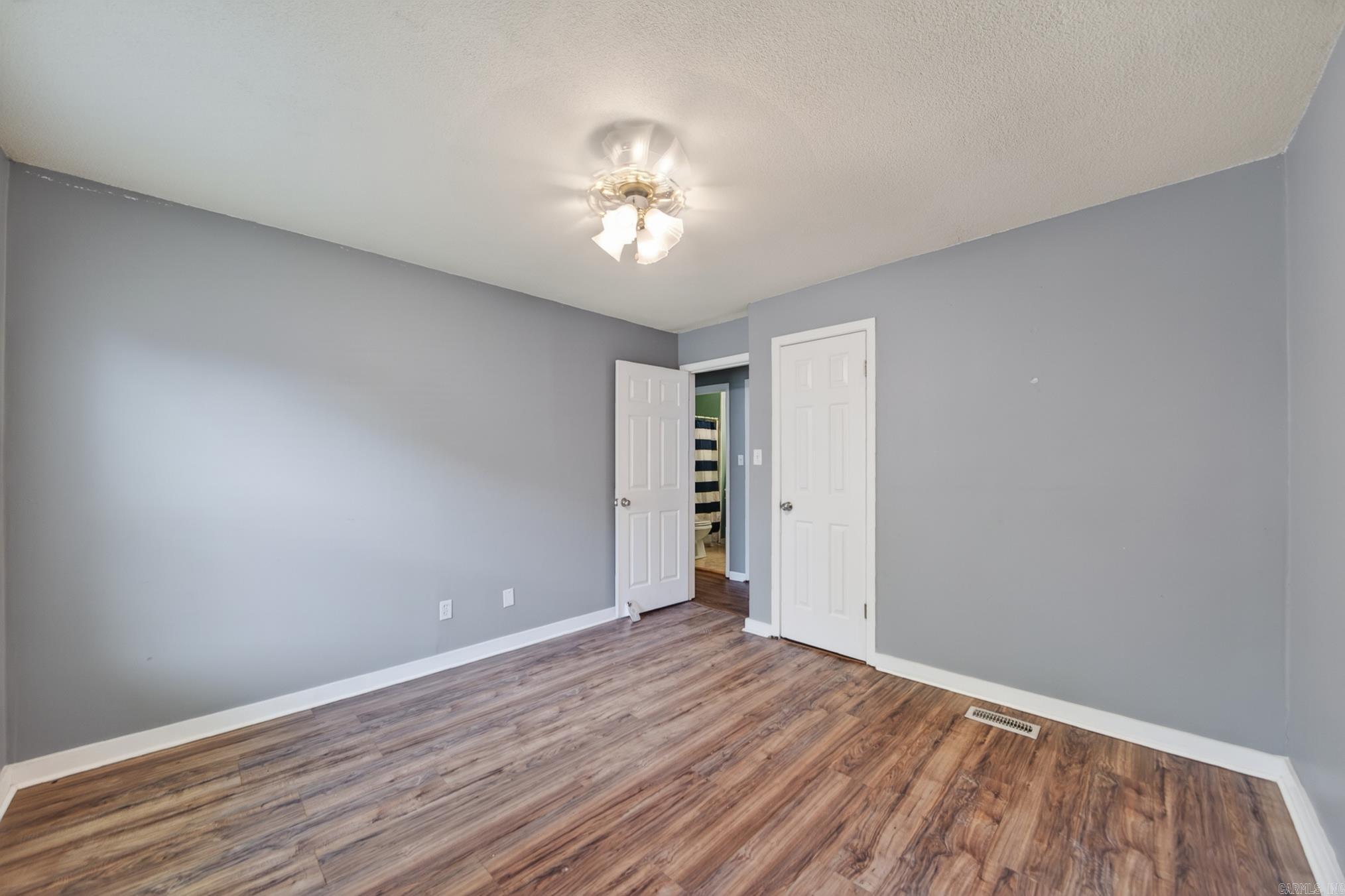 MEADOWLARK - Residential
