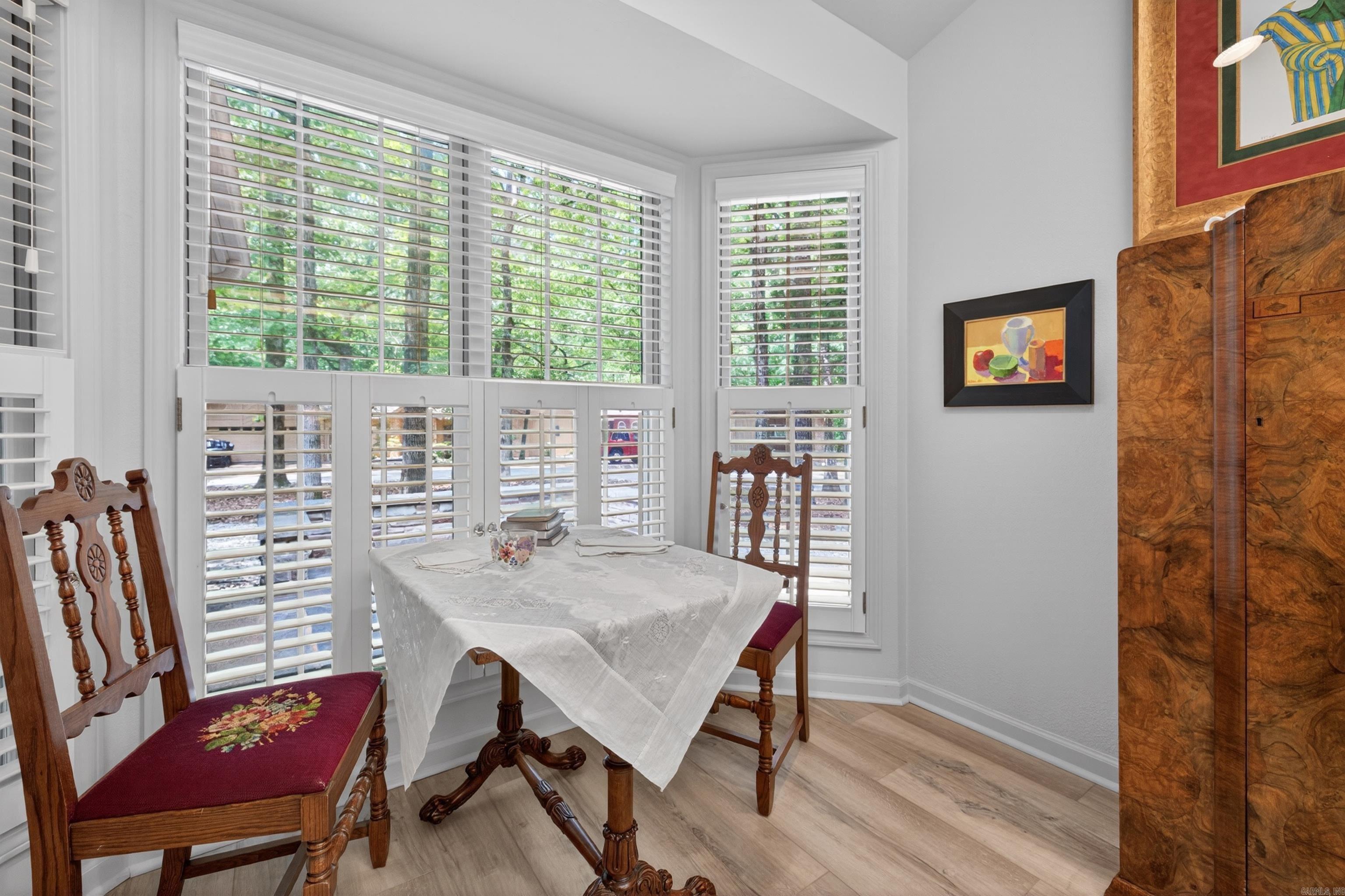 VILLA ALEGRE COURTS - Residential