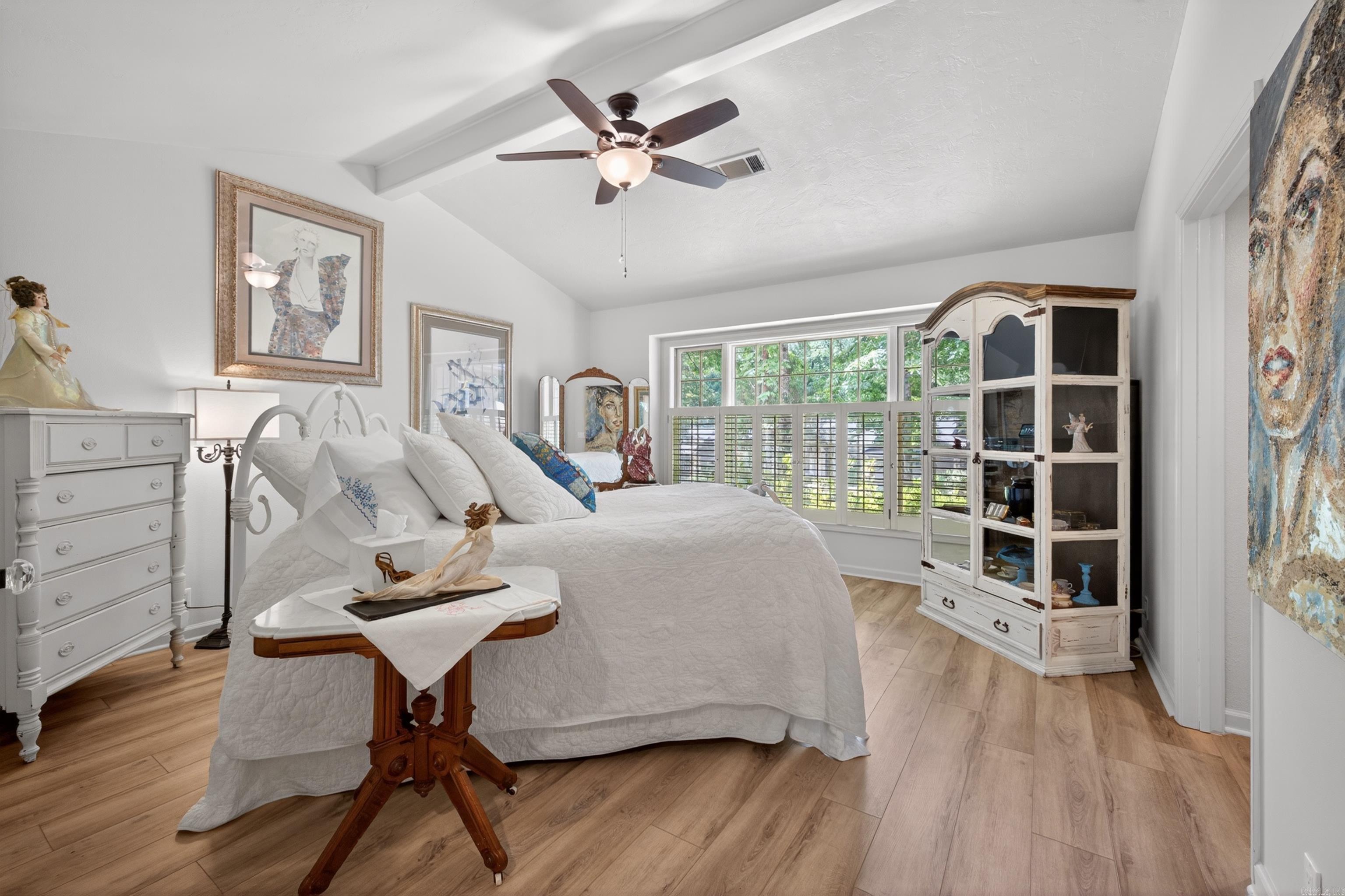 VILLA ALEGRE COURTS - Residential