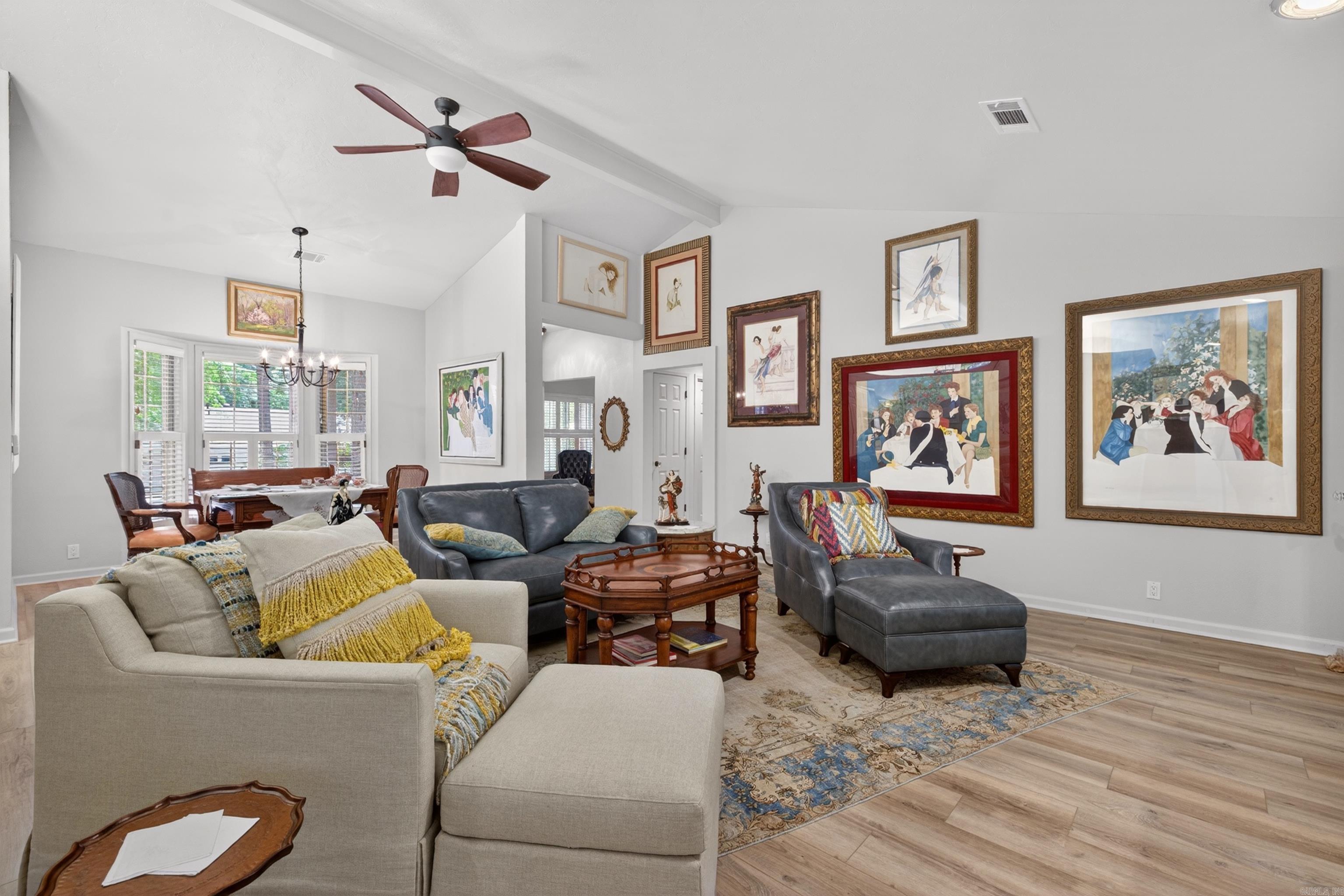 VILLA ALEGRE COURTS - Residential