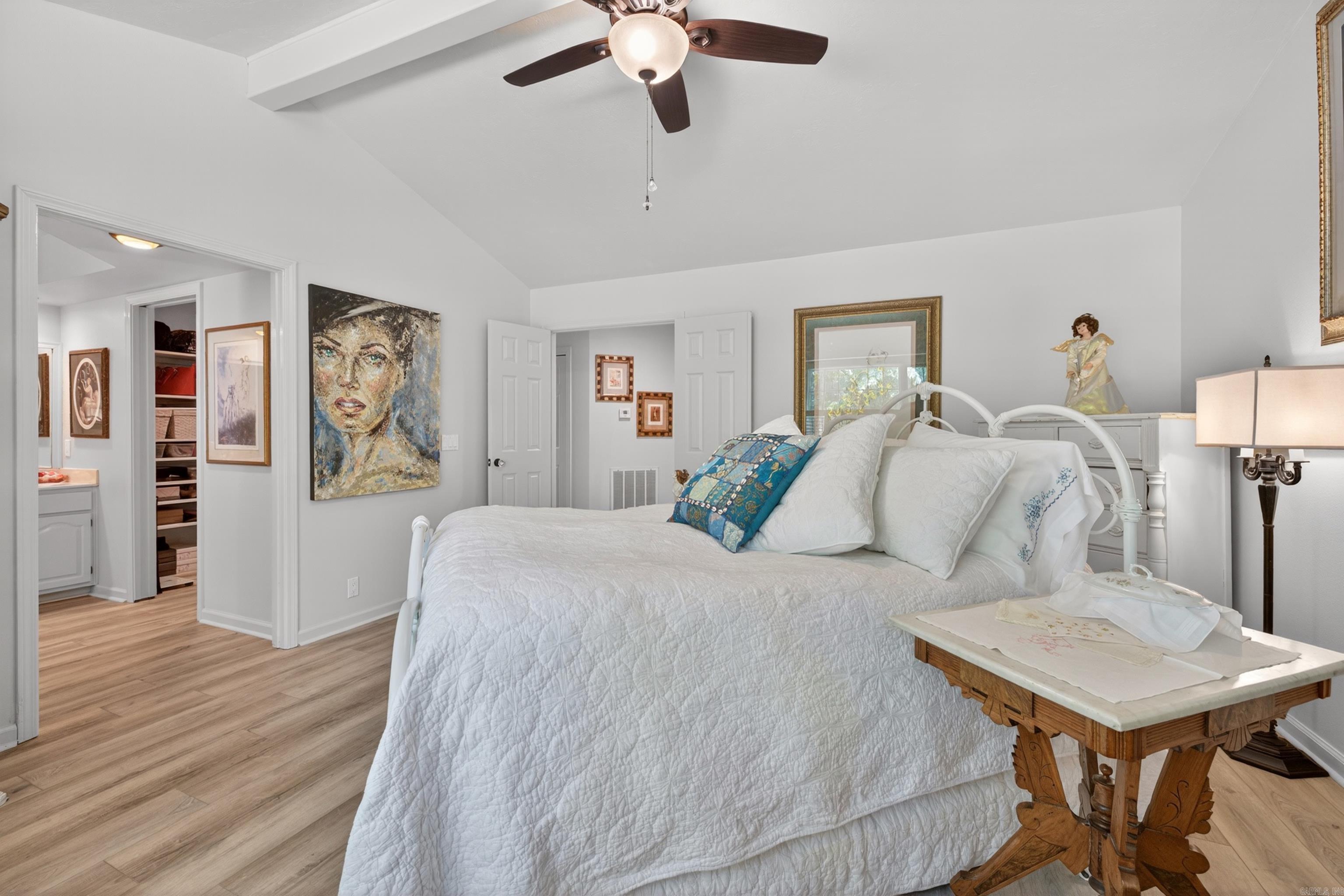 VILLA ALEGRE COURTS - Residential