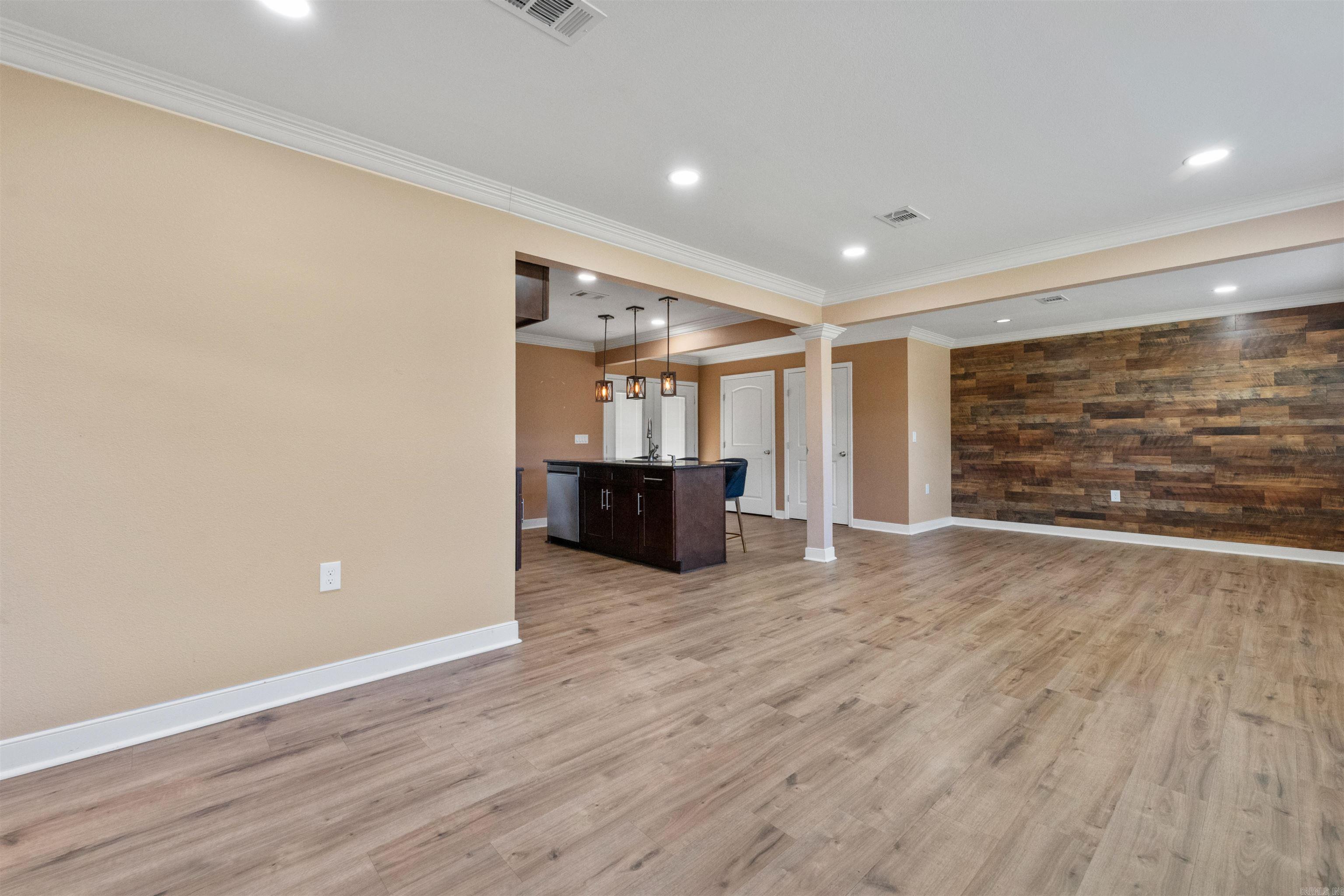 WAKEFIELD VILLAGE - Residential