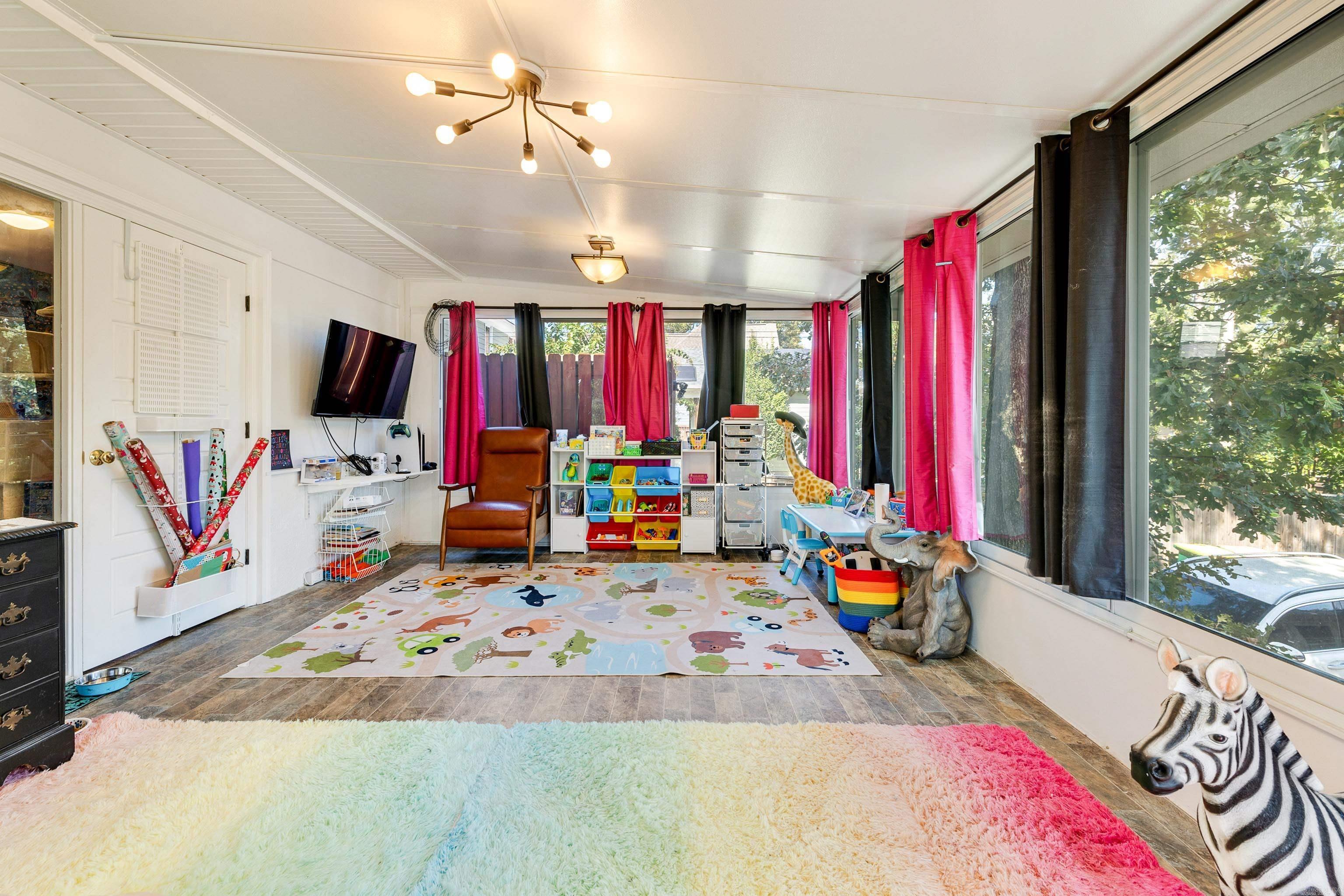 PULASKI HEIGHTS - Residential