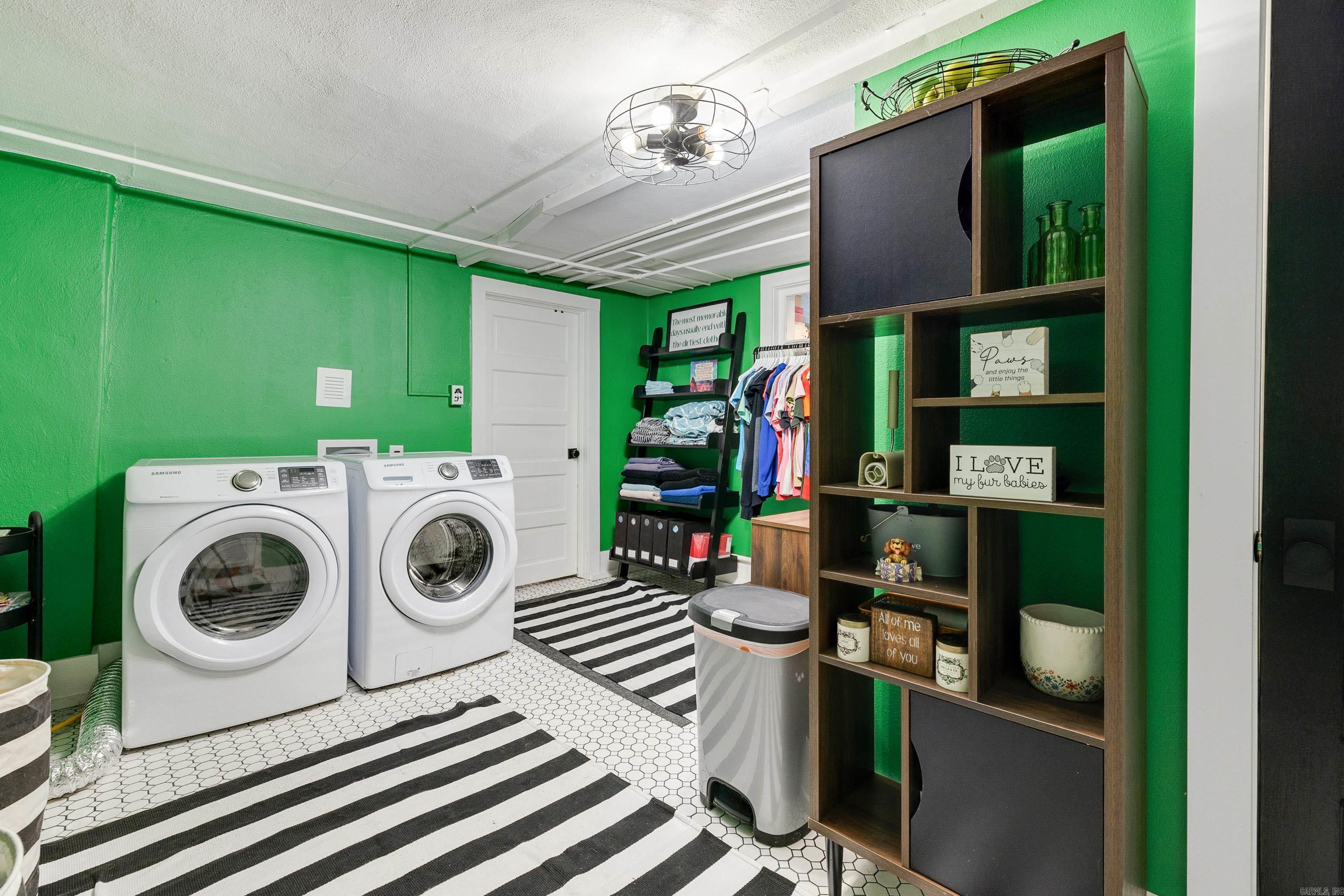 PULASKI HEIGHTS - Residential