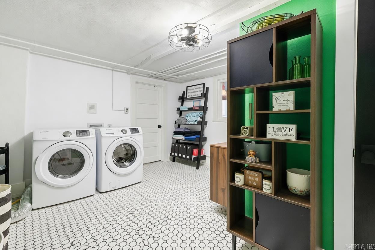 PULASKI HEIGHTS - Residential