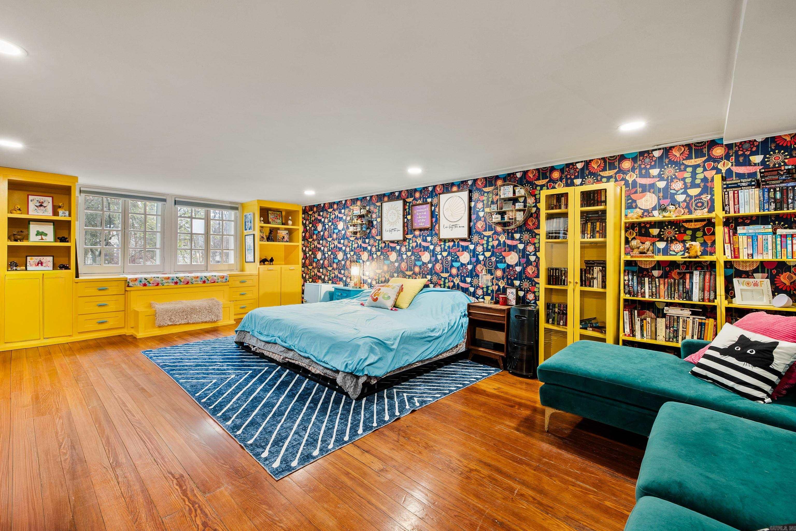 PULASKI HEIGHTS - Residential