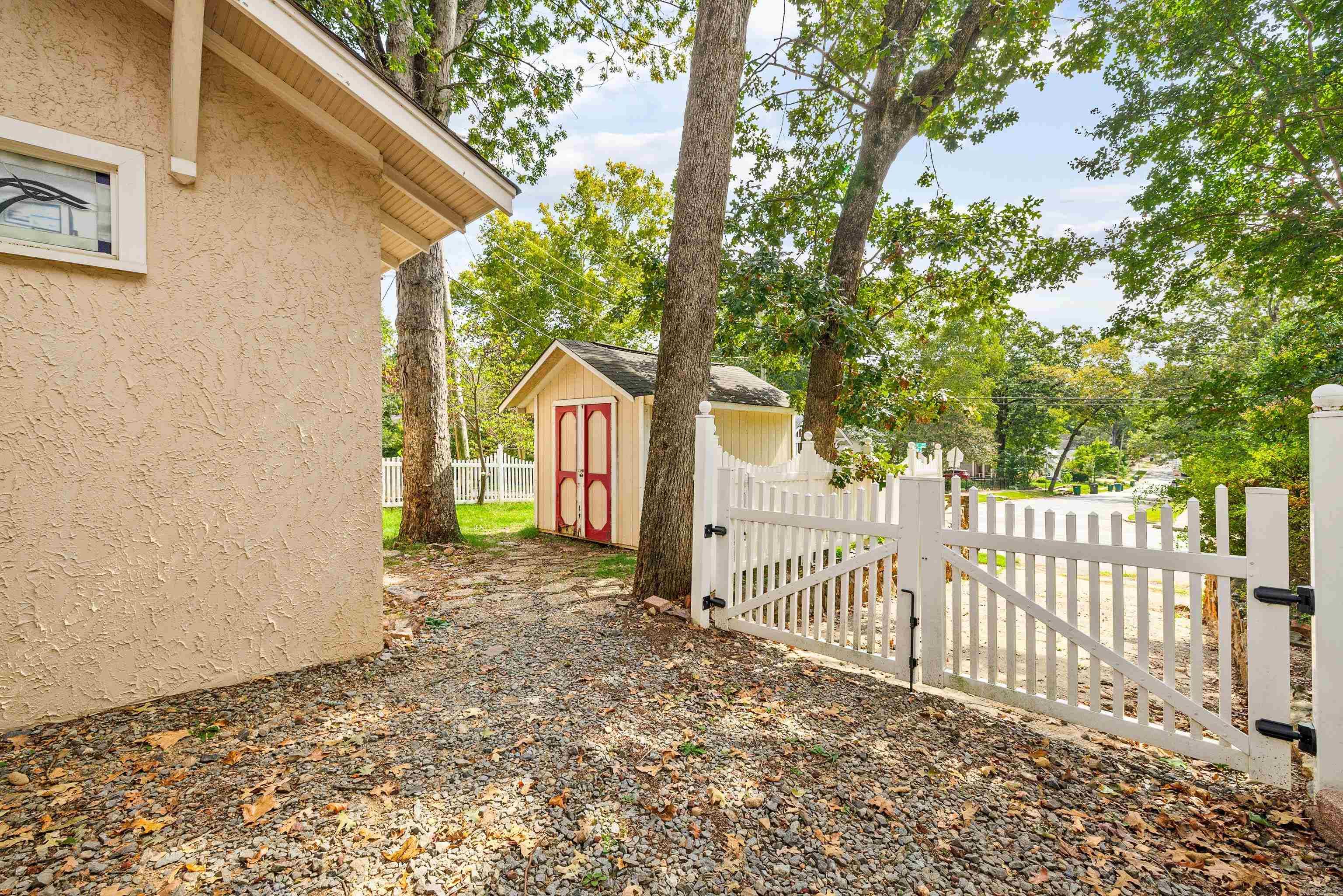 PULASKI HEIGHTS - Residential