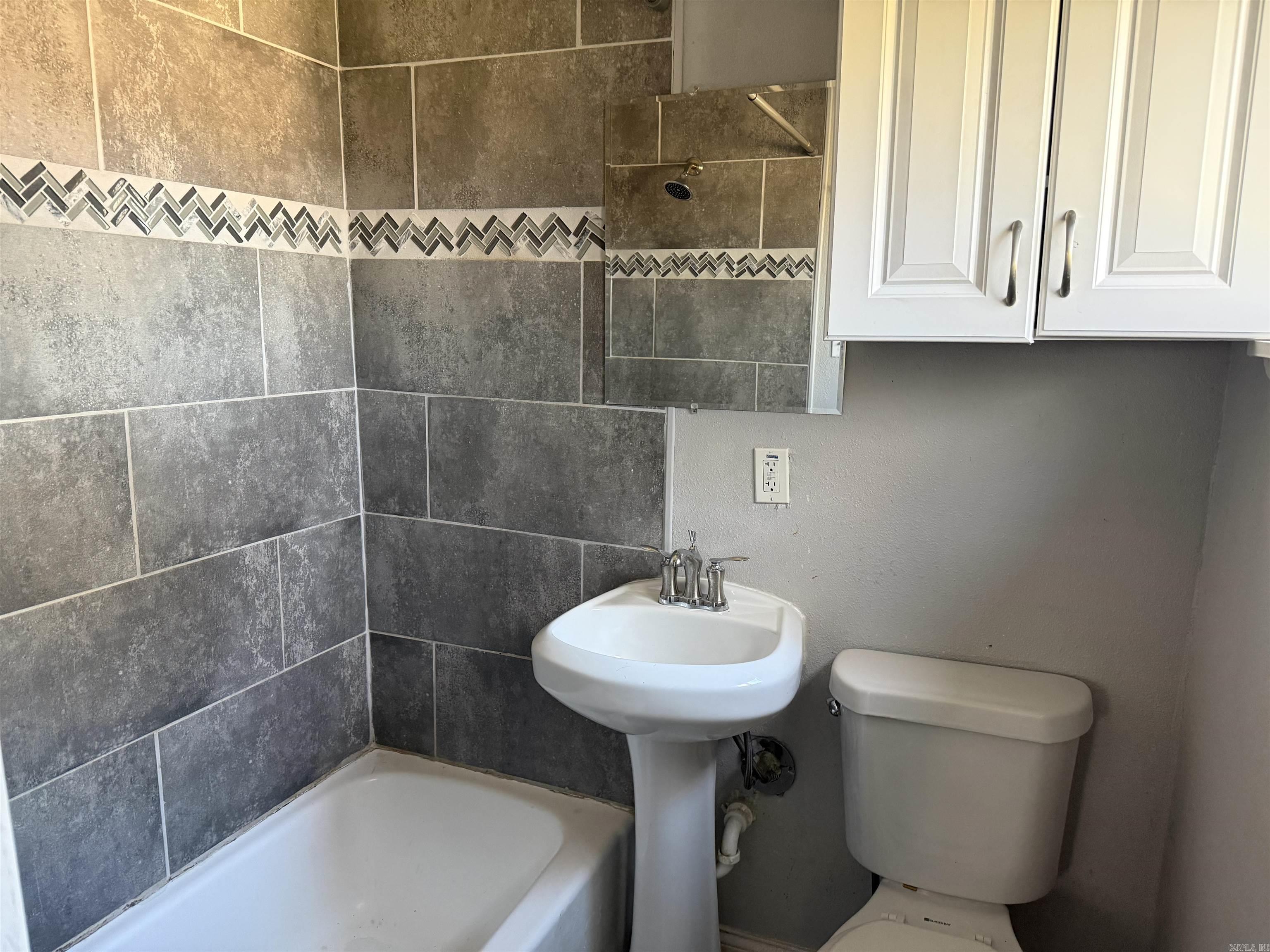 CLOVER HILL PLACE - Residential