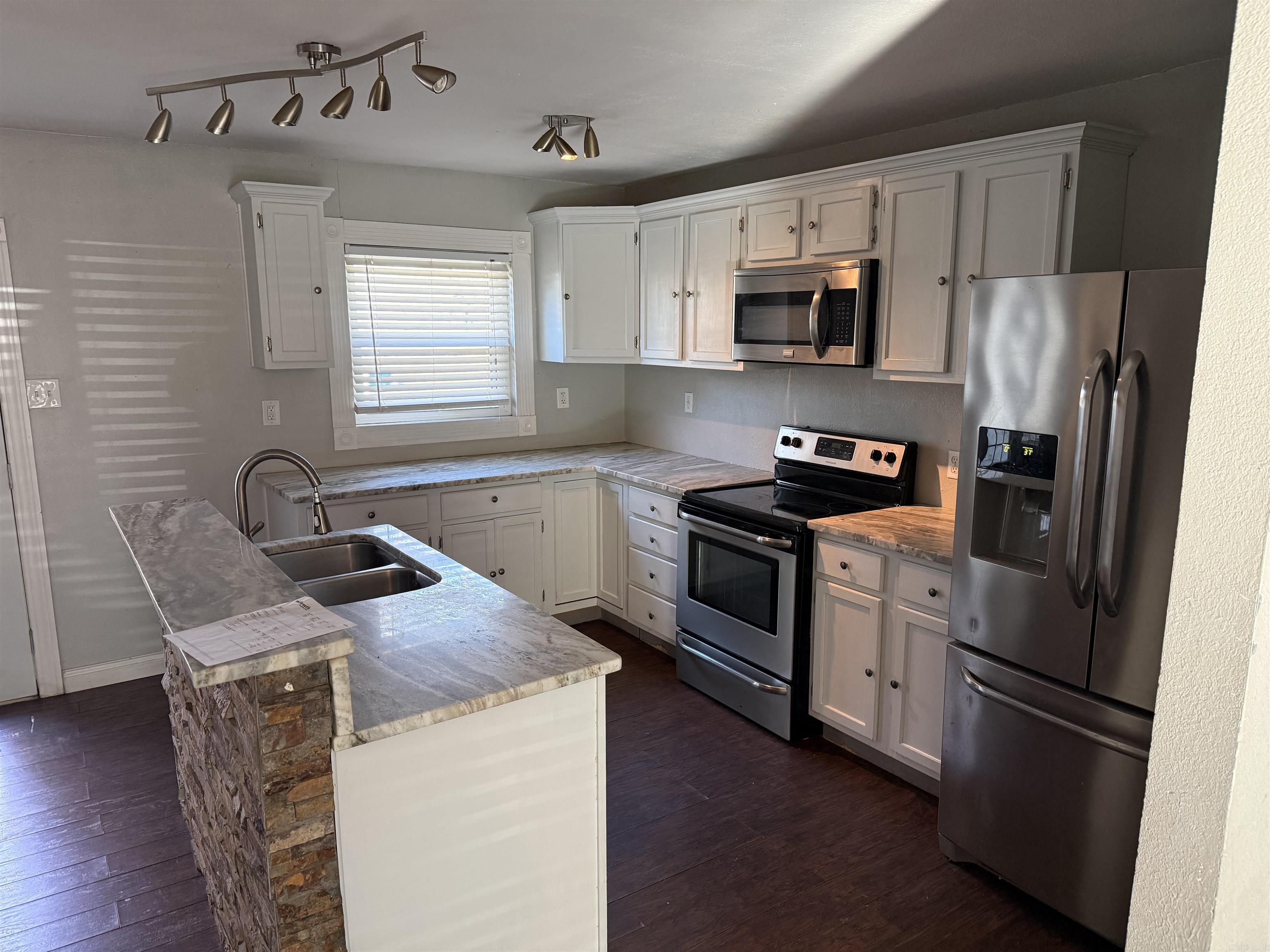 CLOVER HILL PLACE - Residential