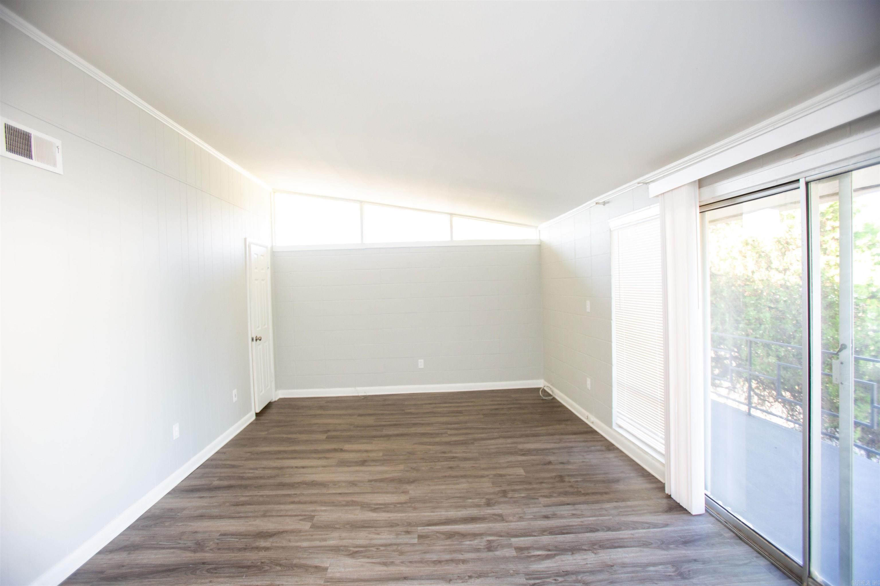 ARROW HEAD MANOR - Residential Lease