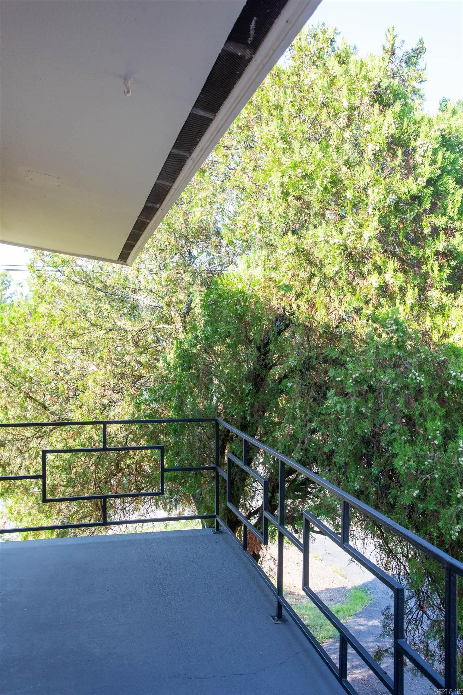 ARROW HEAD MANOR - Residential Lease