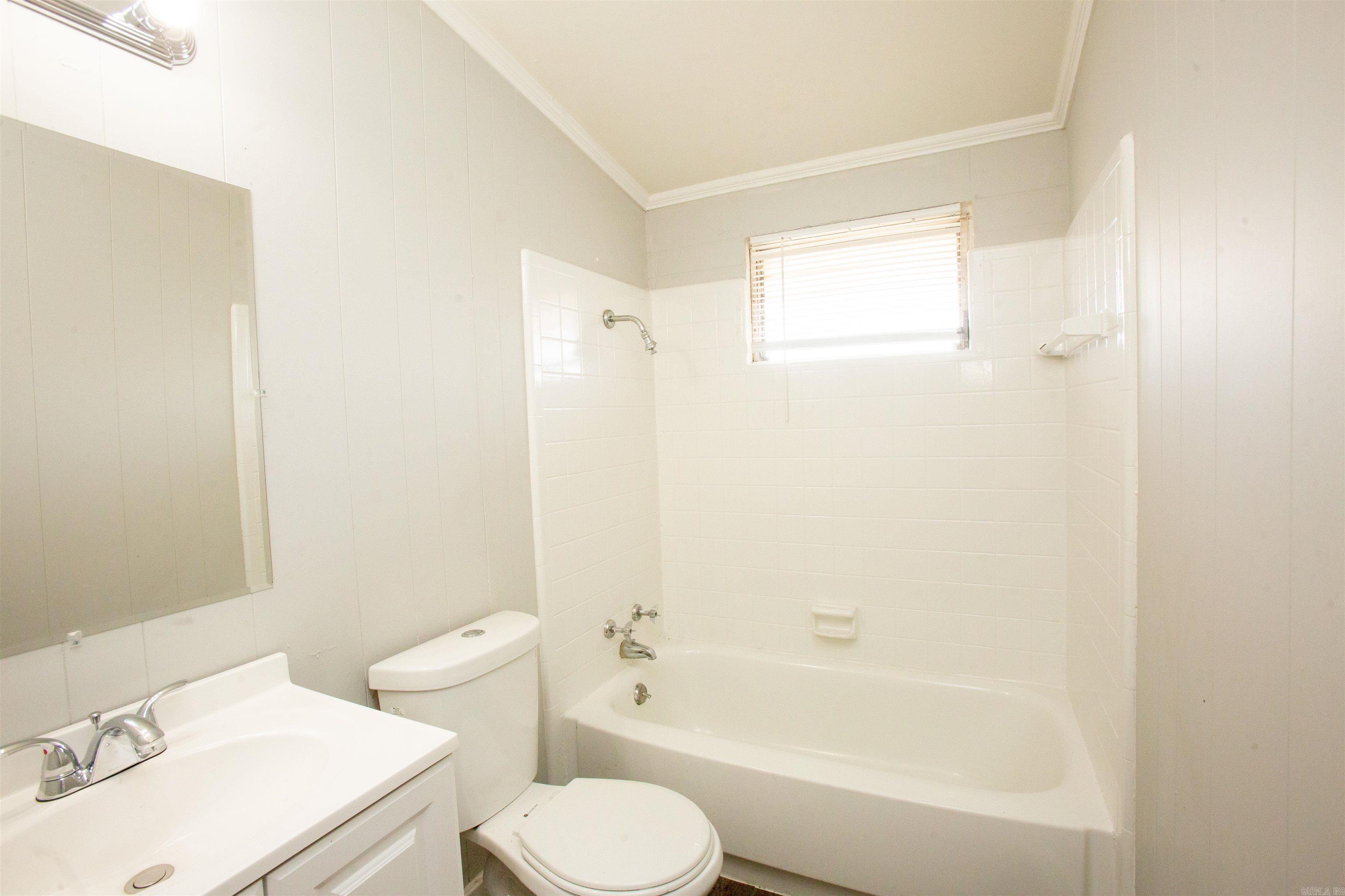 ARROW HEAD MANOR - Residential Lease