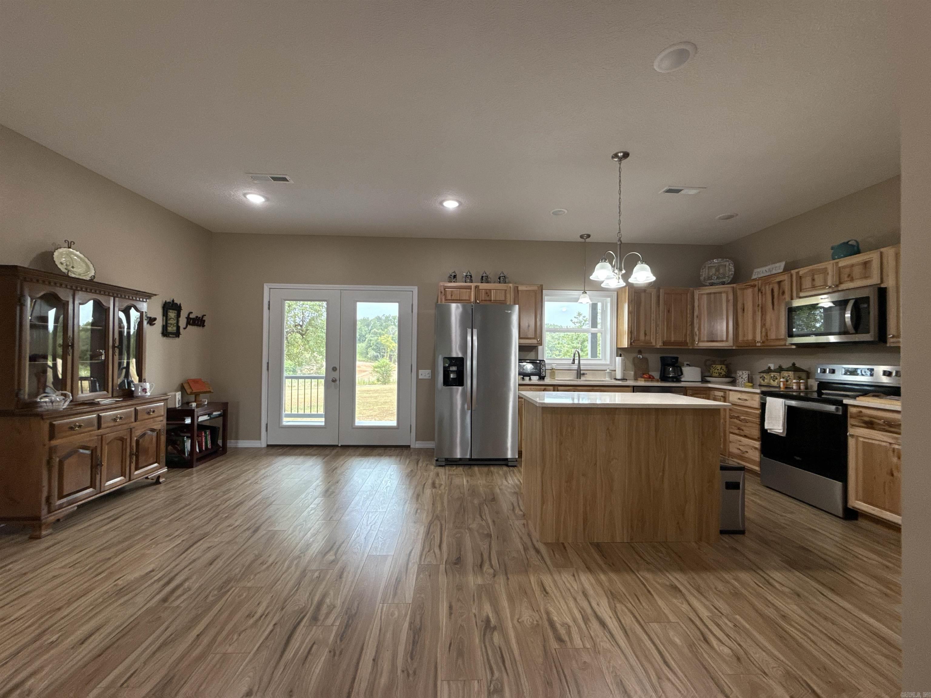 RIVERSIDE RIDGE ESTATES - Residential