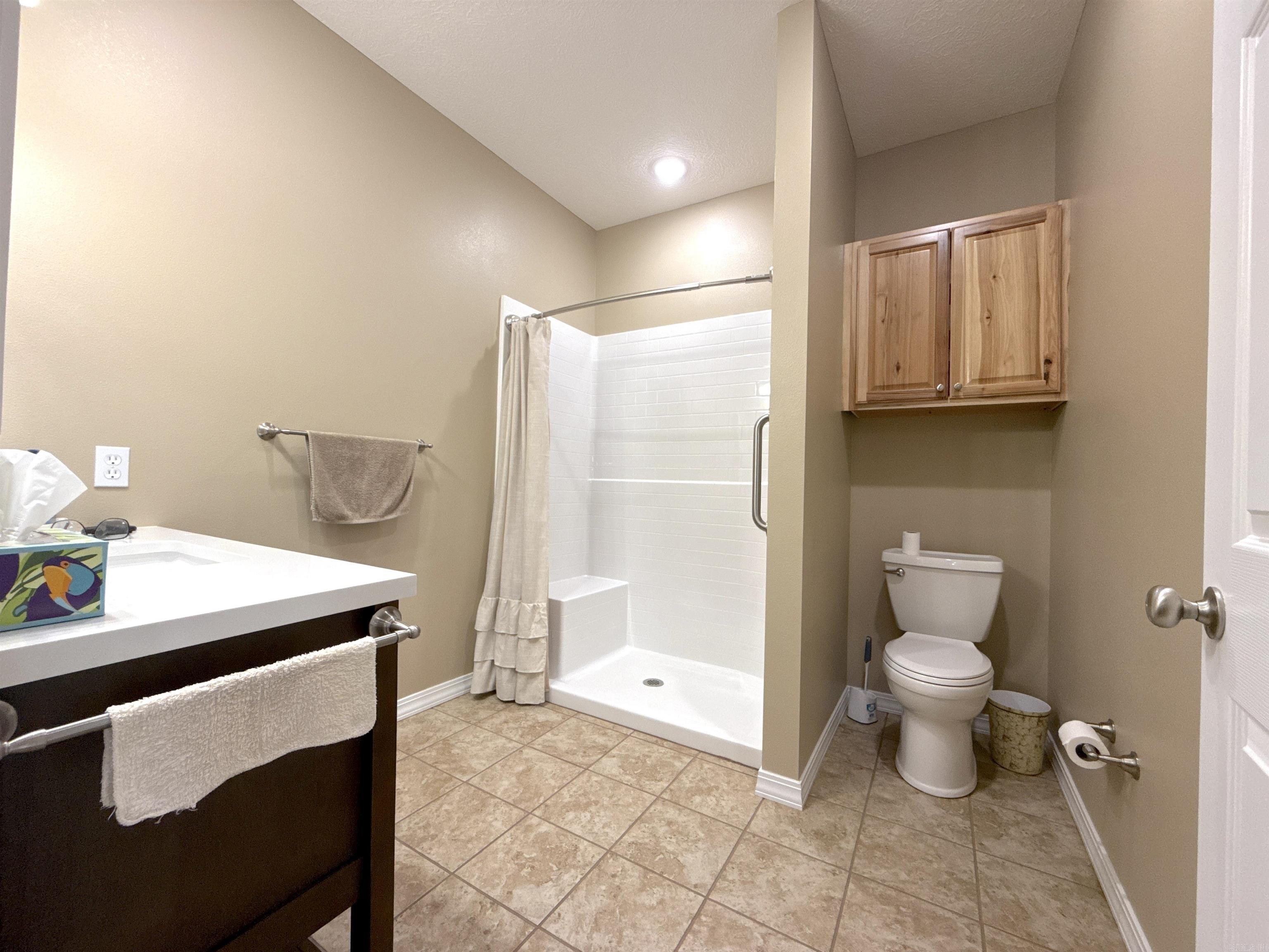 RIVERSIDE RIDGE ESTATES - Residential