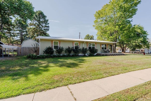 1419 W FRONT ST, HEBER SPRINGS, AR 72543 - Image 9c6bc5bed1bf23bd4a67c7fafb44e000/3533982397