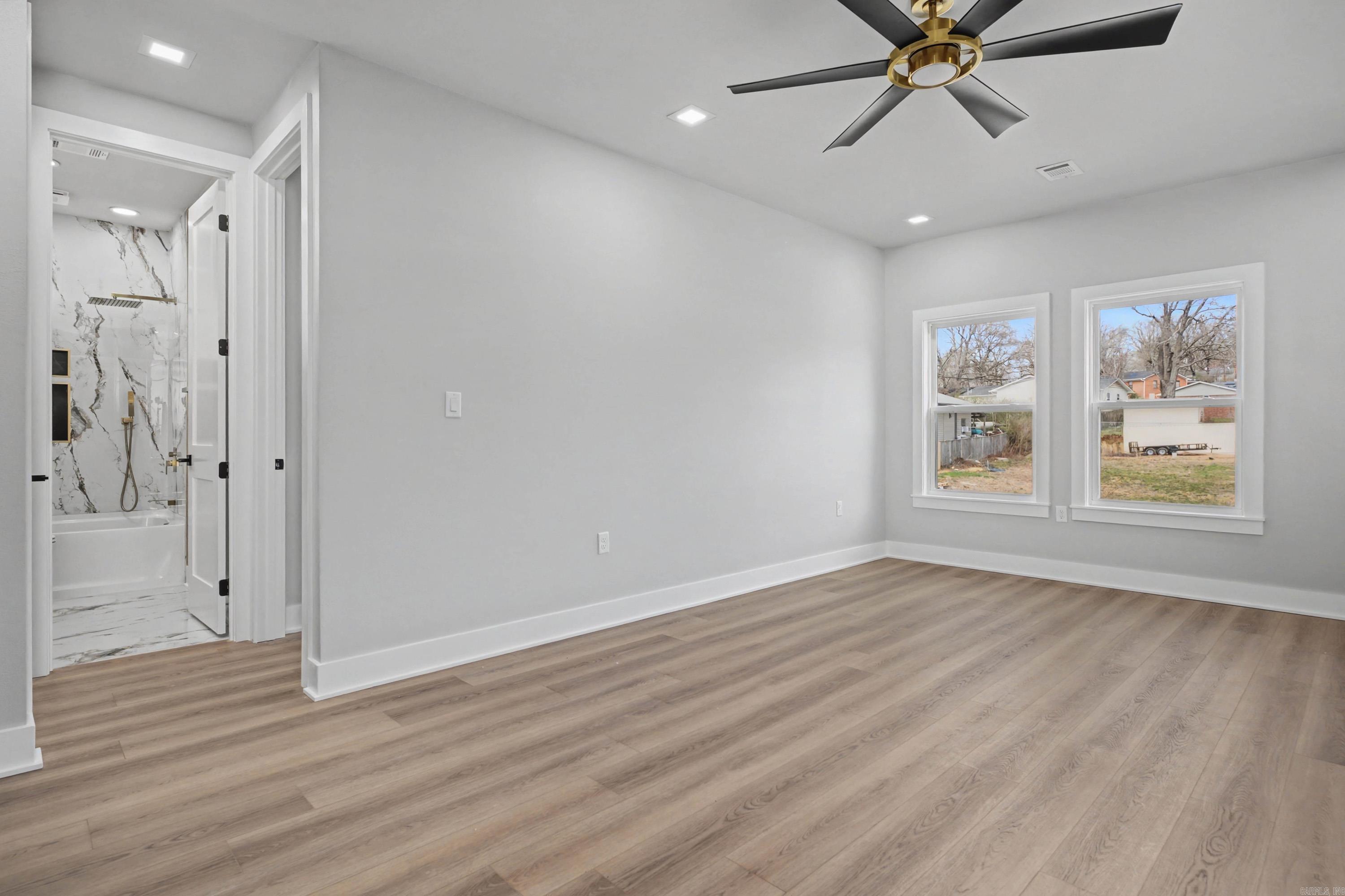 OAK GLEN SUB  - LITTLE ROCK - Residential Lease