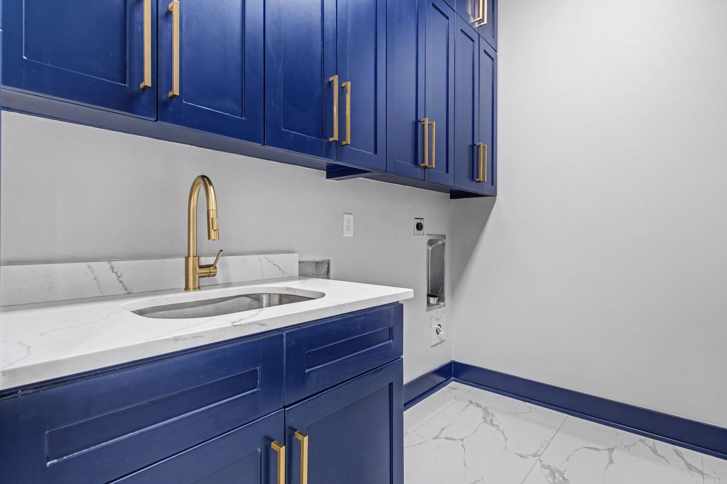 OAK GLEN SUB  - LITTLE ROCK - Residential Lease