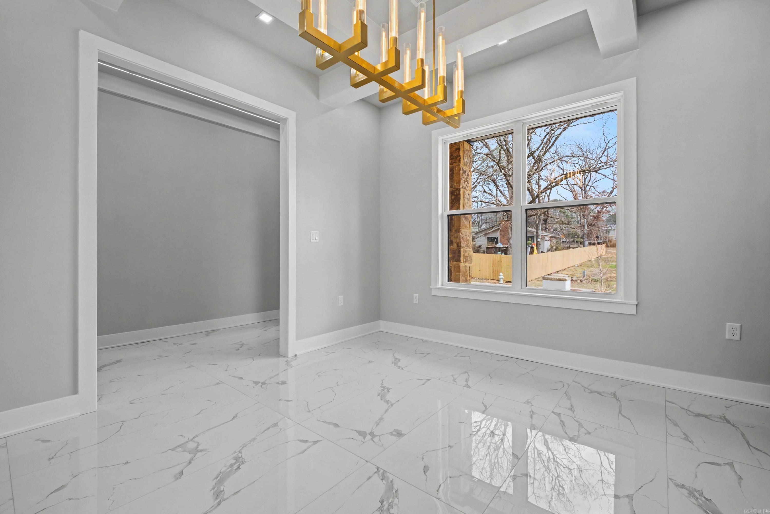 OAK GLEN SUB  - LITTLE ROCK - Residential Lease