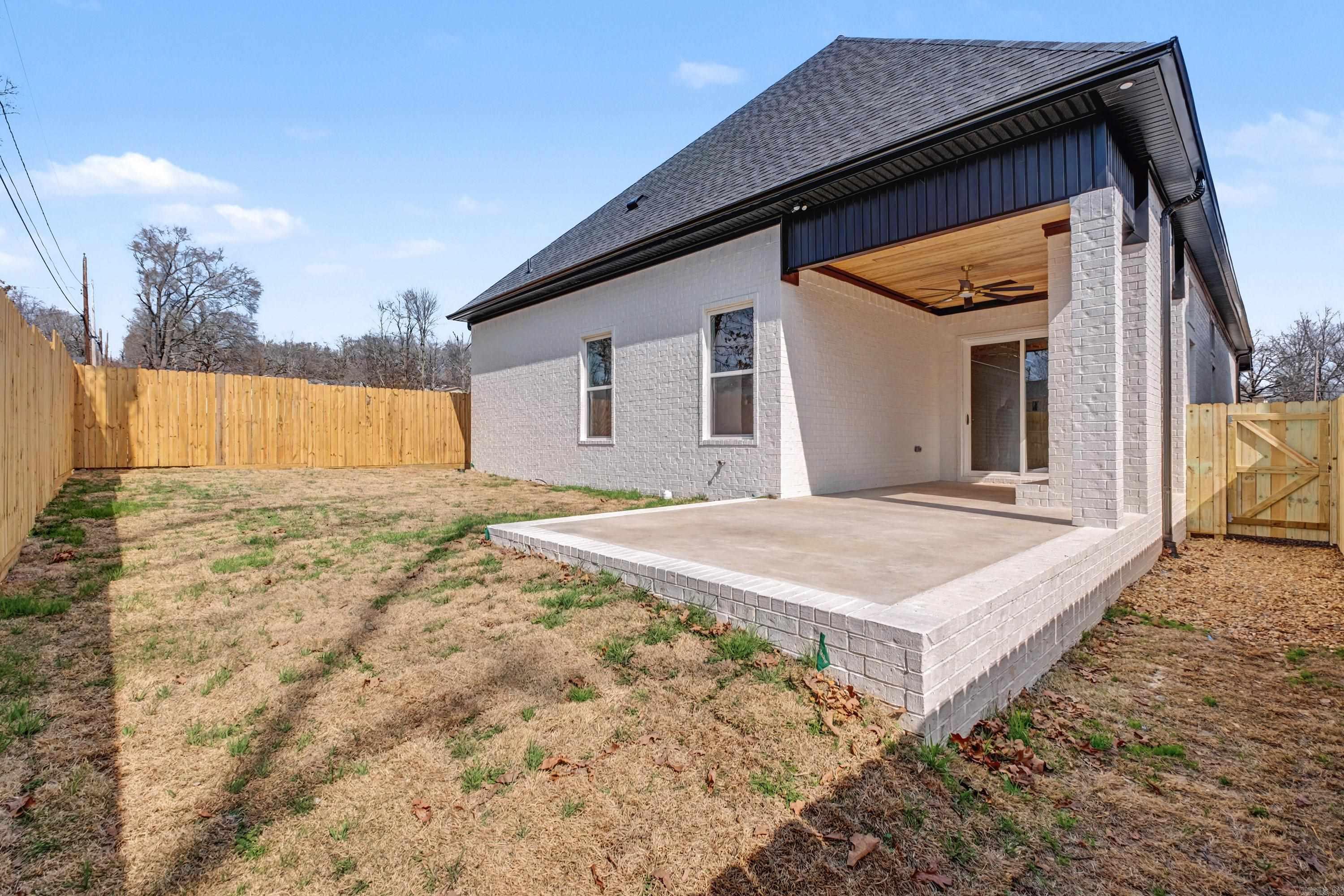 OAK GLEN SUB  - LITTLE ROCK - Residential Lease