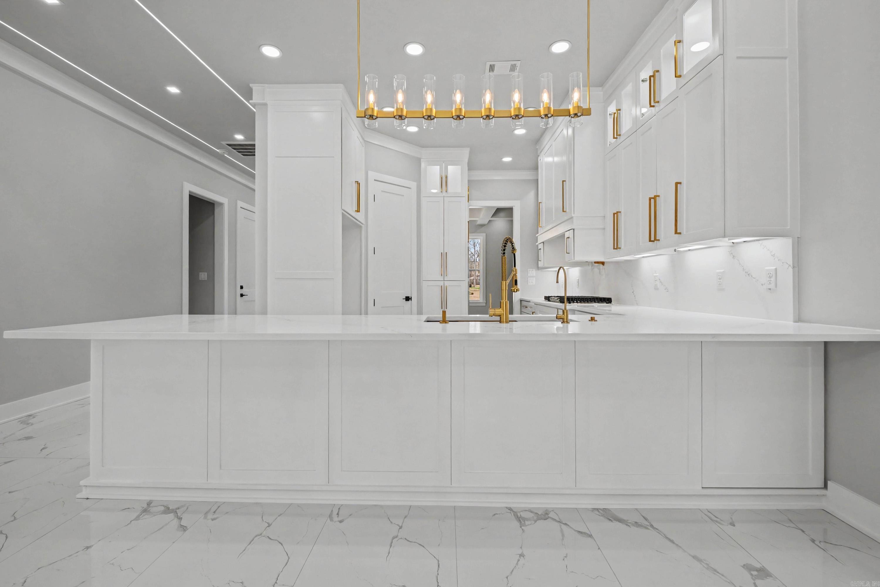 OAK GLEN SUB  - LITTLE ROCK - Residential Lease