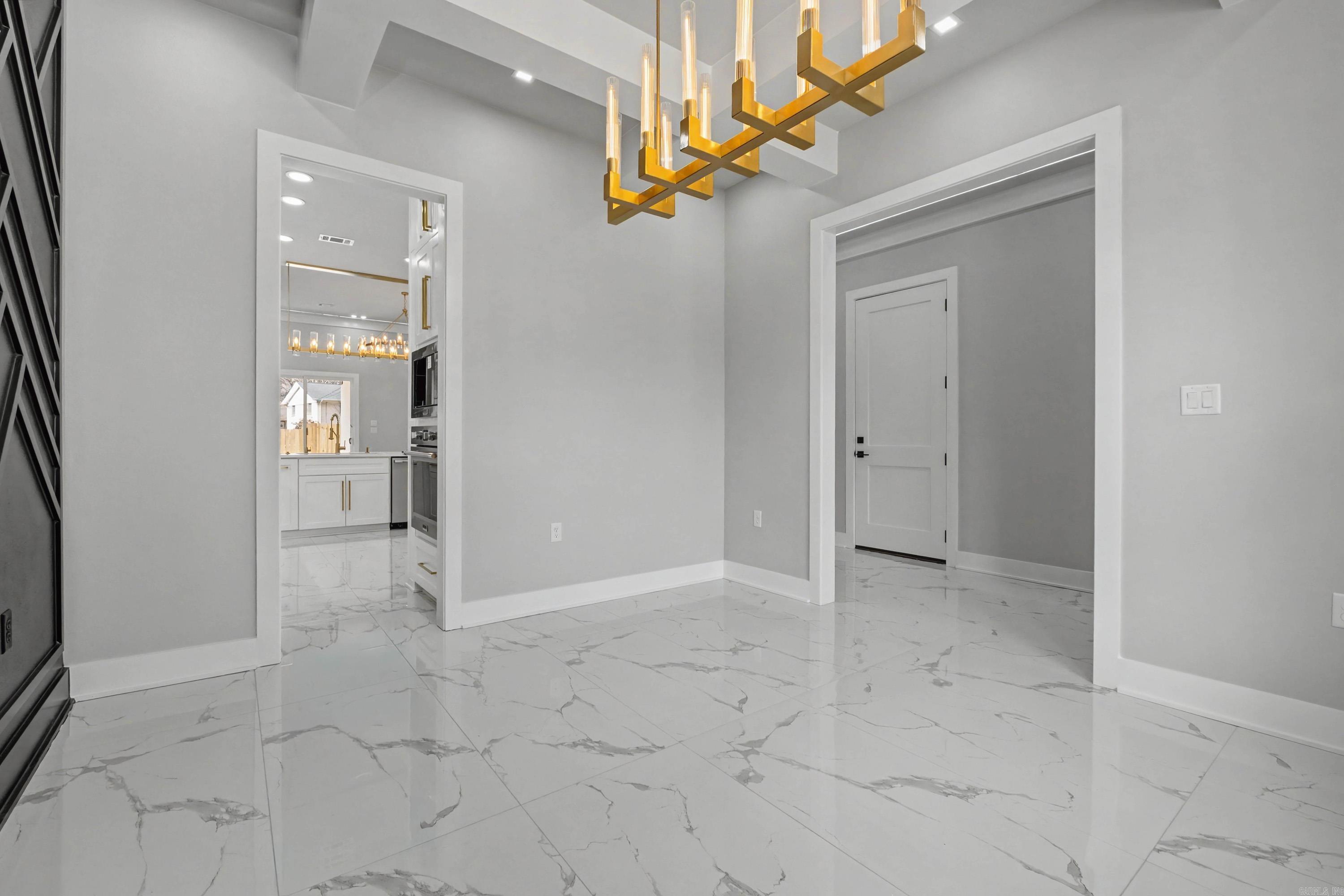 OAK GLEN SUB  - LITTLE ROCK - Residential Lease