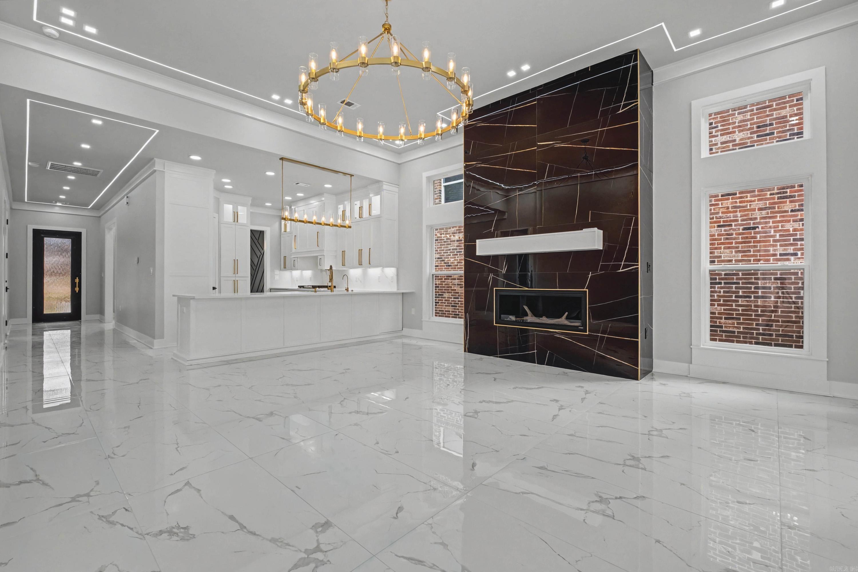 OAK GLEN SUB  - LITTLE ROCK - Residential Lease