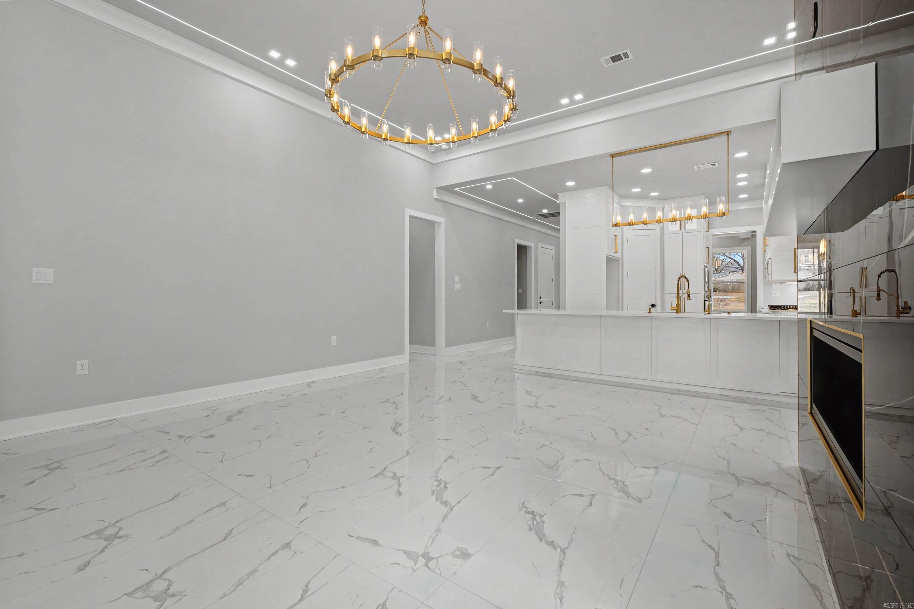 OAK GLEN SUB  - LITTLE ROCK - Residential Lease