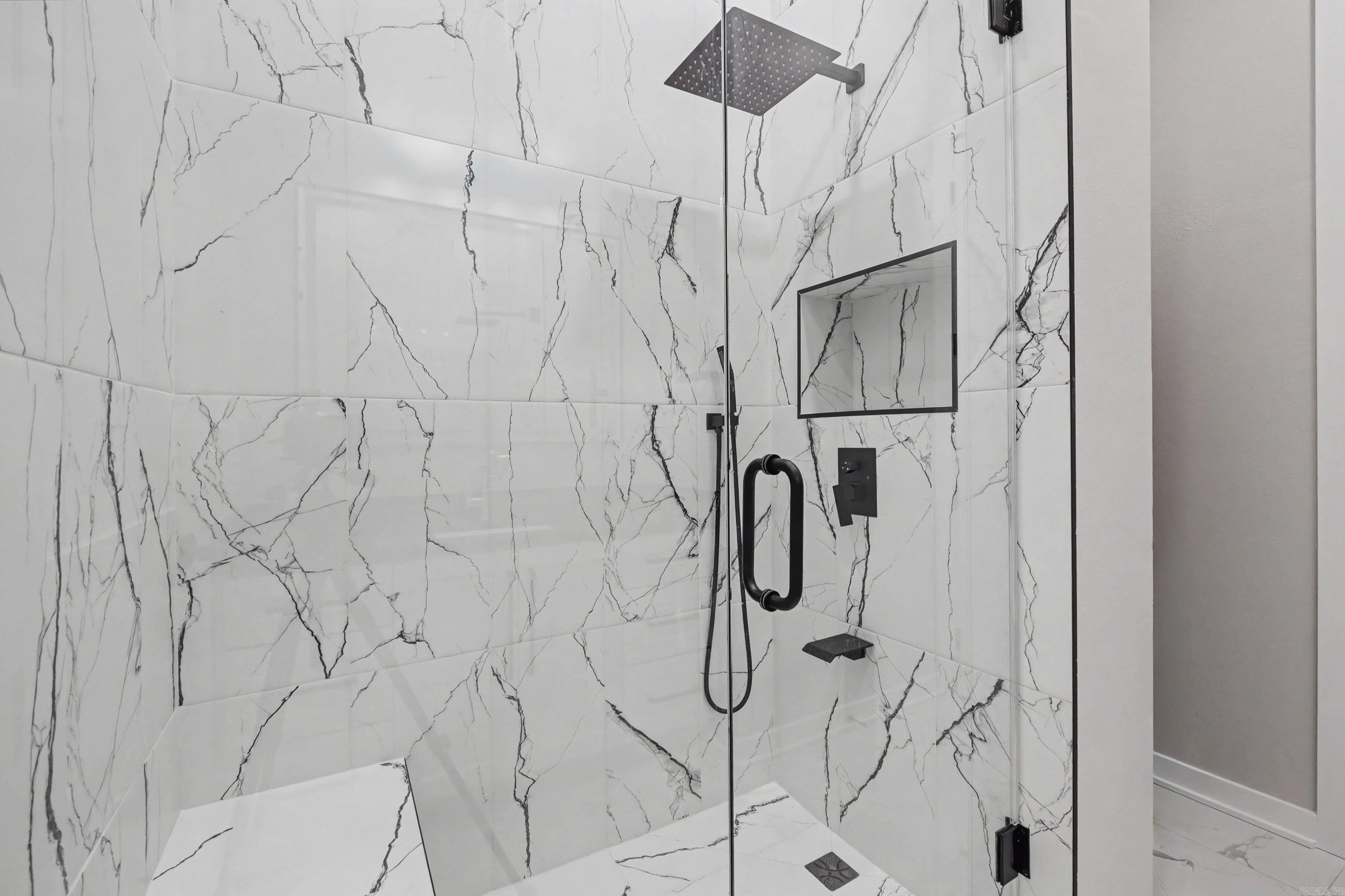 OAK GLEN SUB  - LITTLE ROCK - Residential Lease